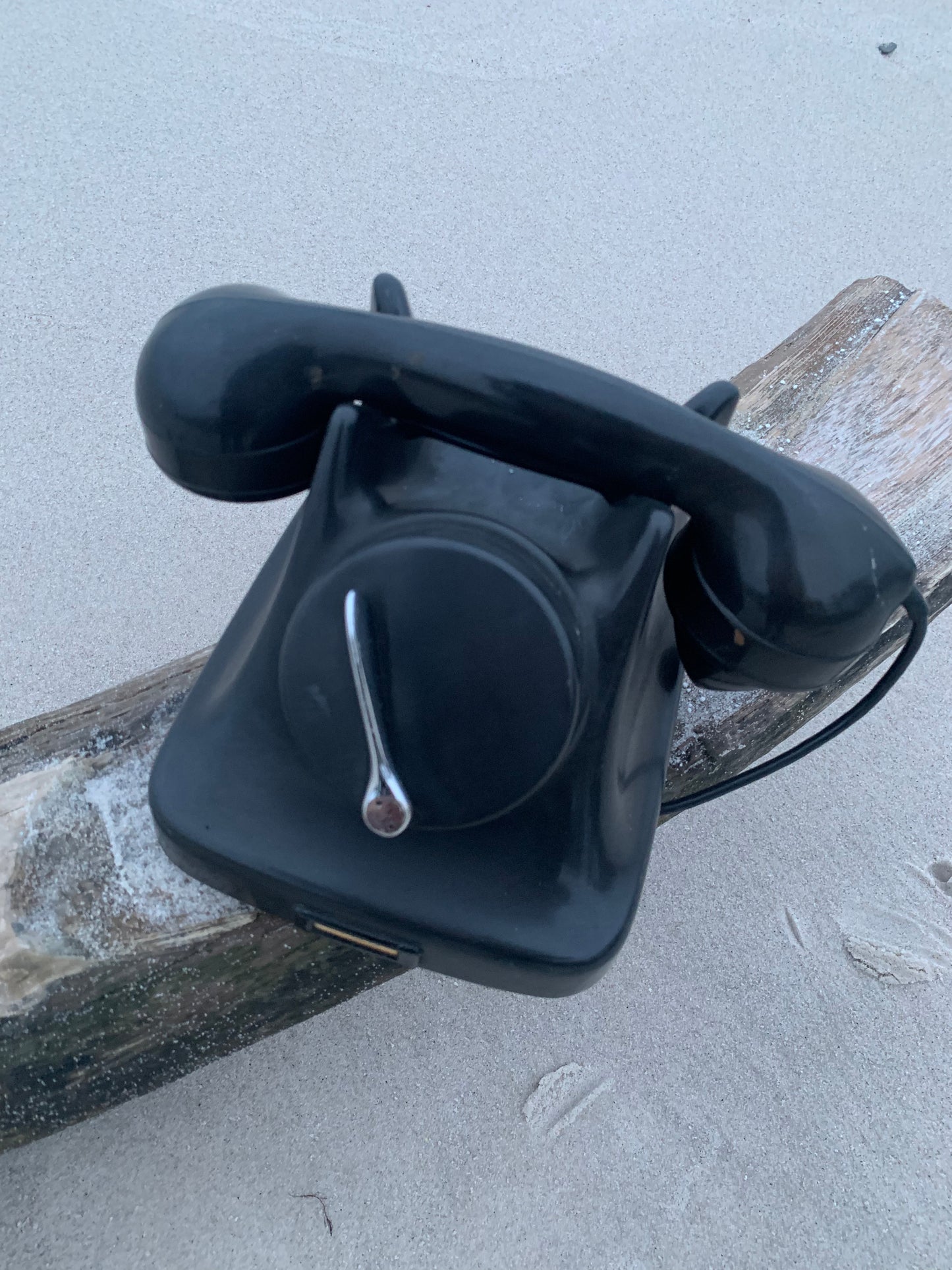 Sort bakelit telefon