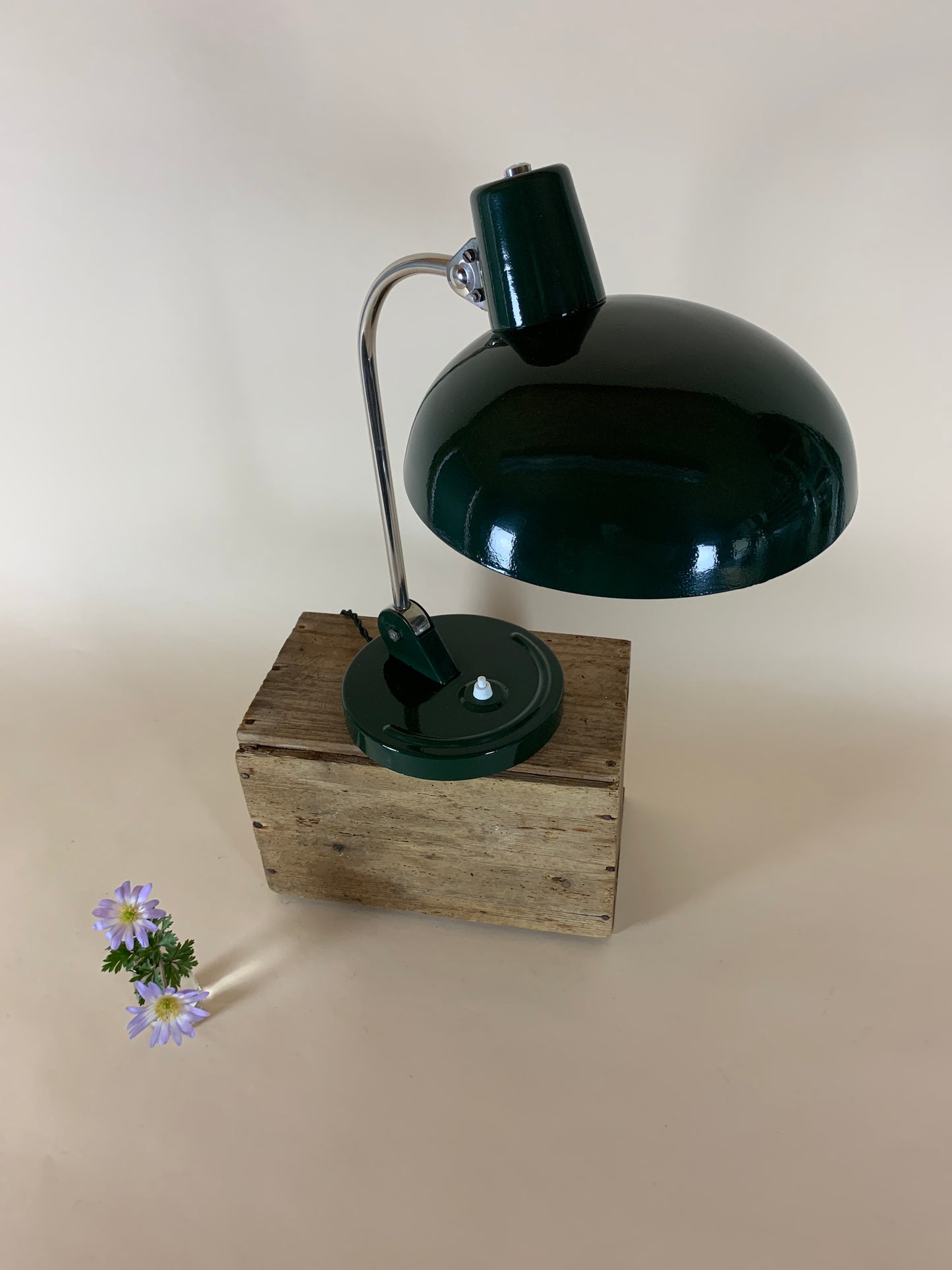 Bordlampe designet af Christian Dell for Koranda