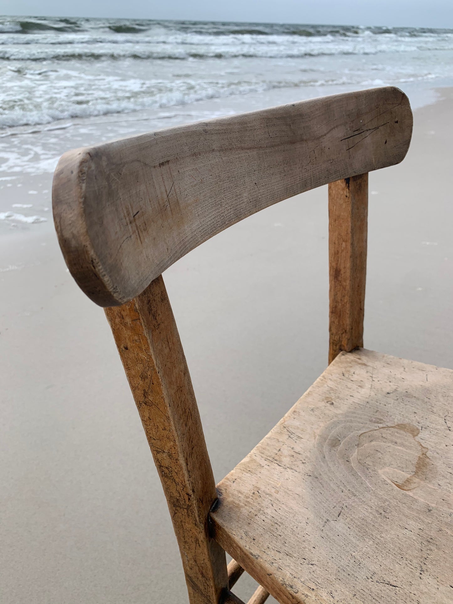 Børnestol med en sjældent set lækker patina