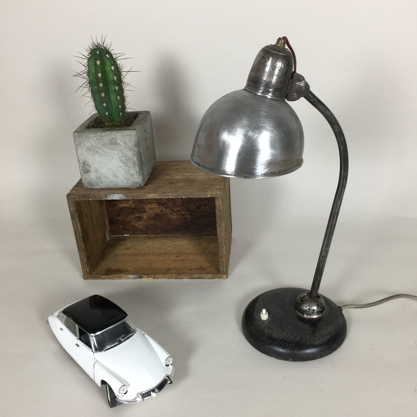 Kaiser Idell Bordlampe model 6551