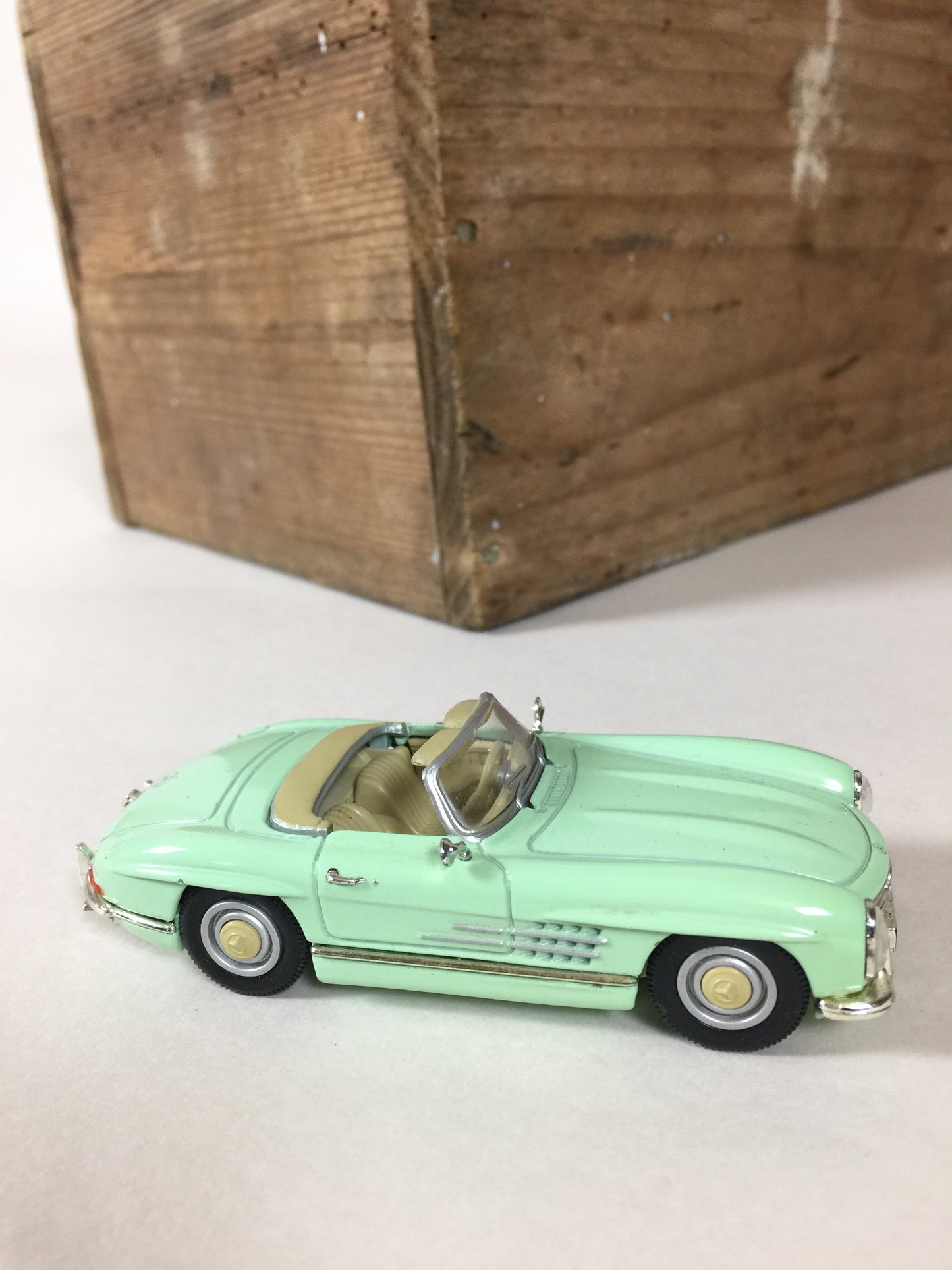 Fin Mercedes 300 Corgi modelbil