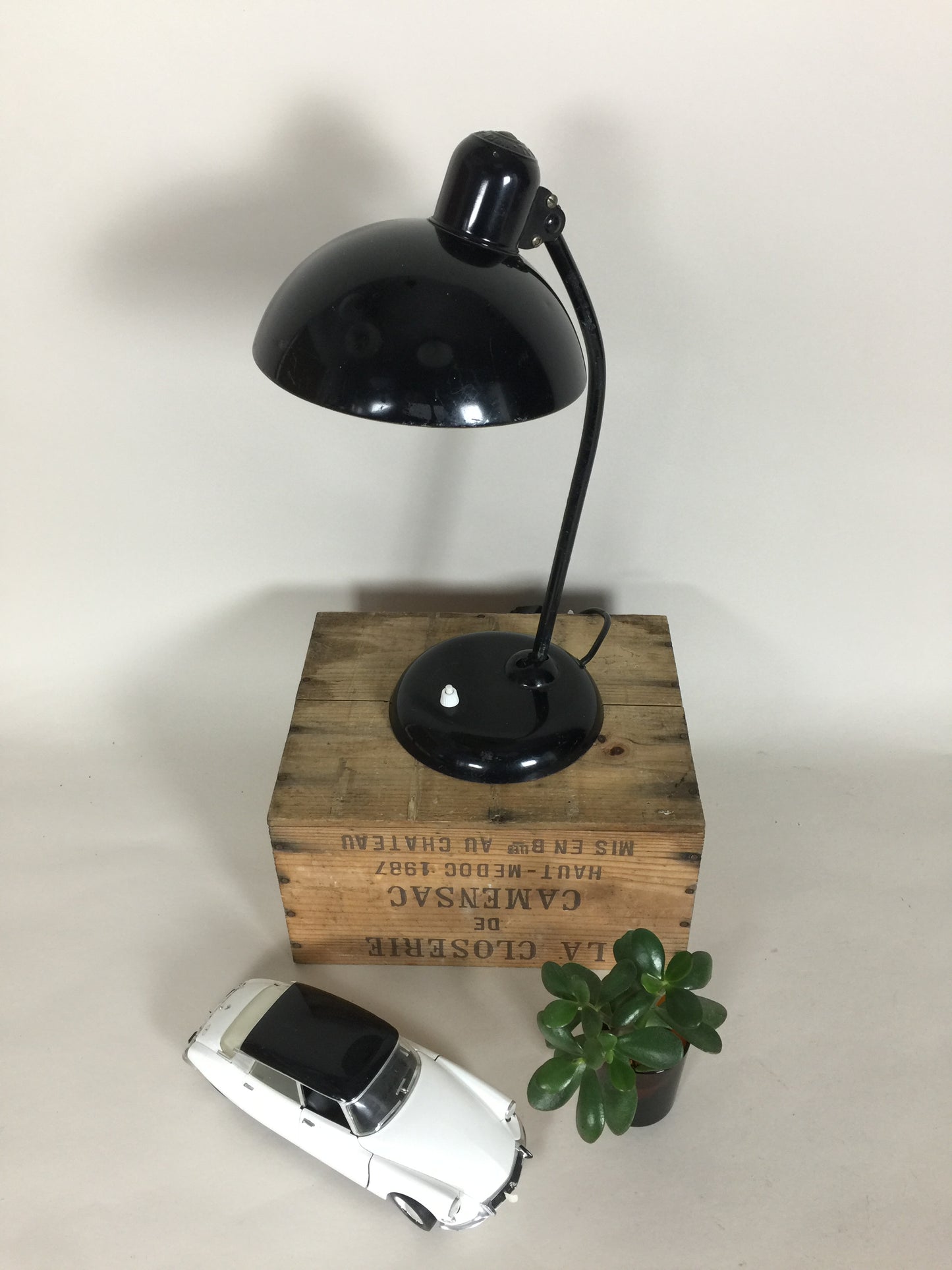 Kaiser Idell Bordlampe model 6556