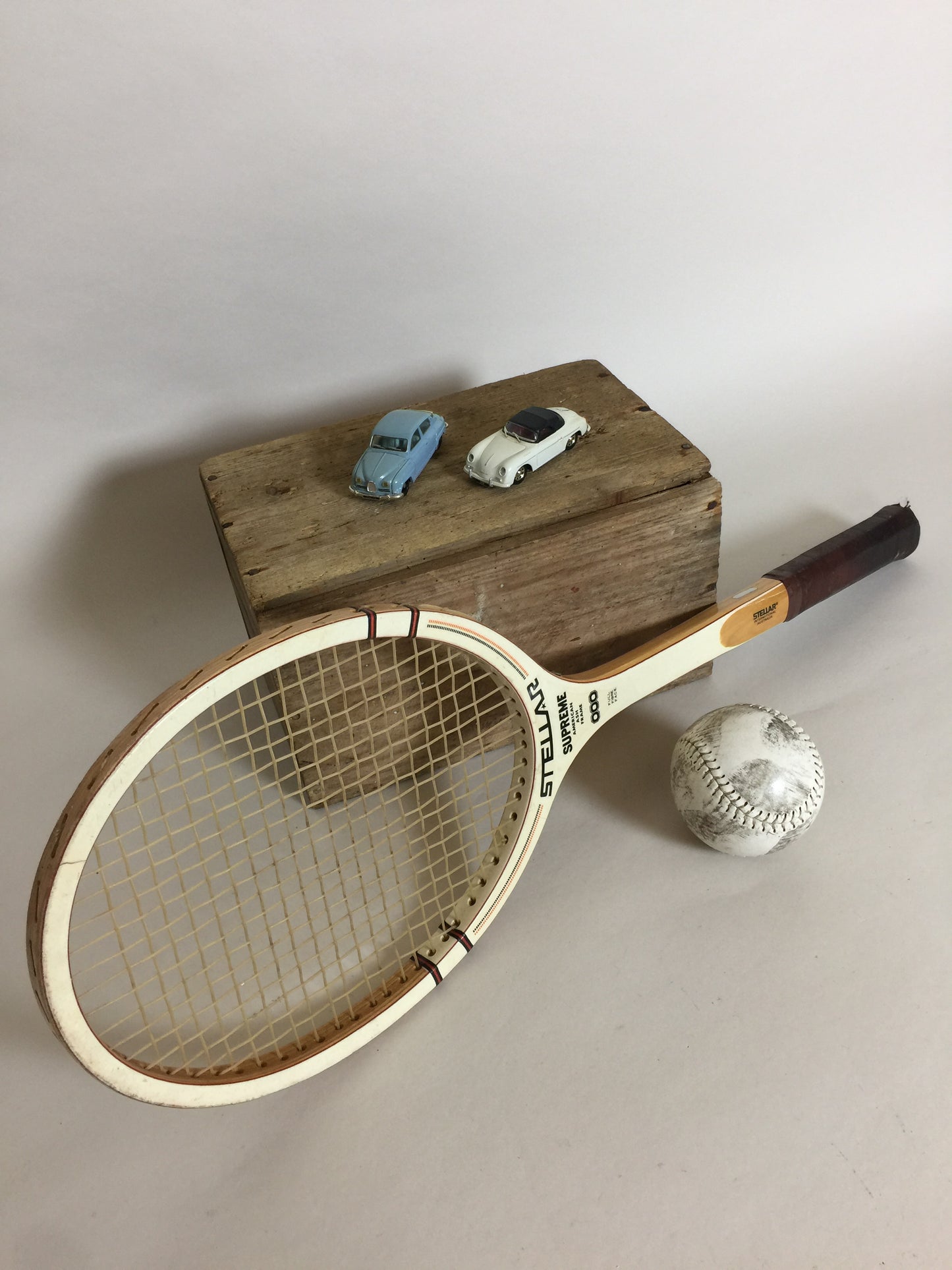 Skøn og gammel tennisketcher