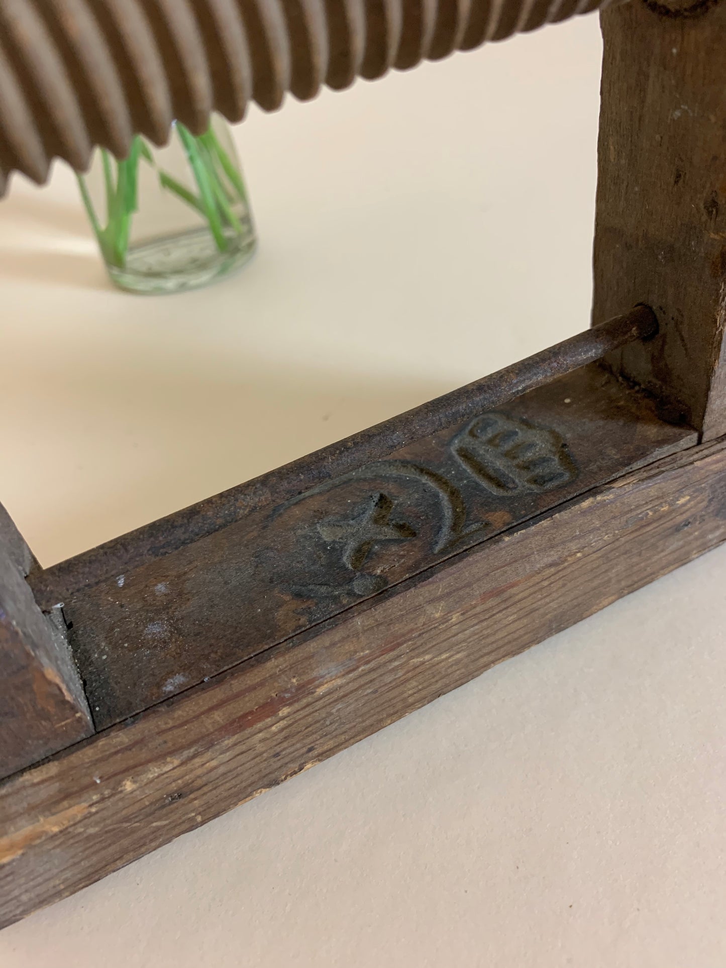 Skruetvinge med skønne detaljer