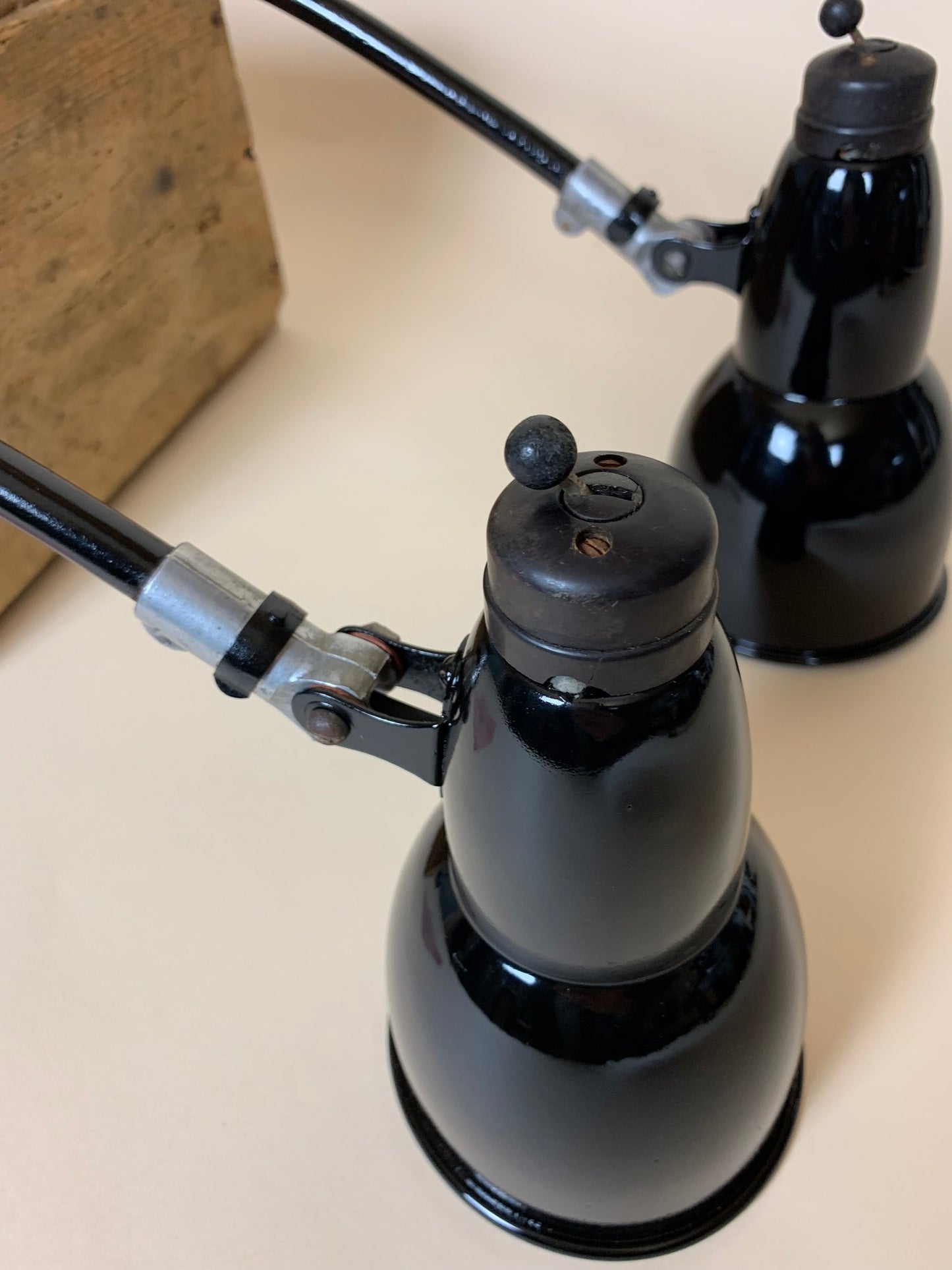Sort lampe - sælges enkeltvis (prisen er pr. stk.)