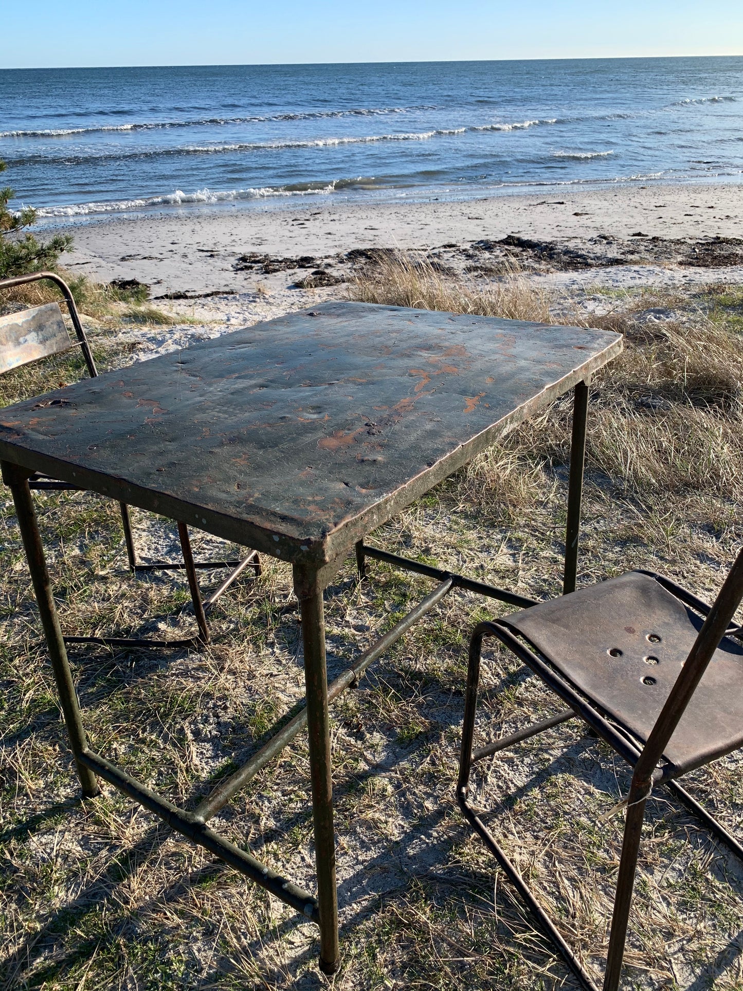 Industrielt bord i rå udgave