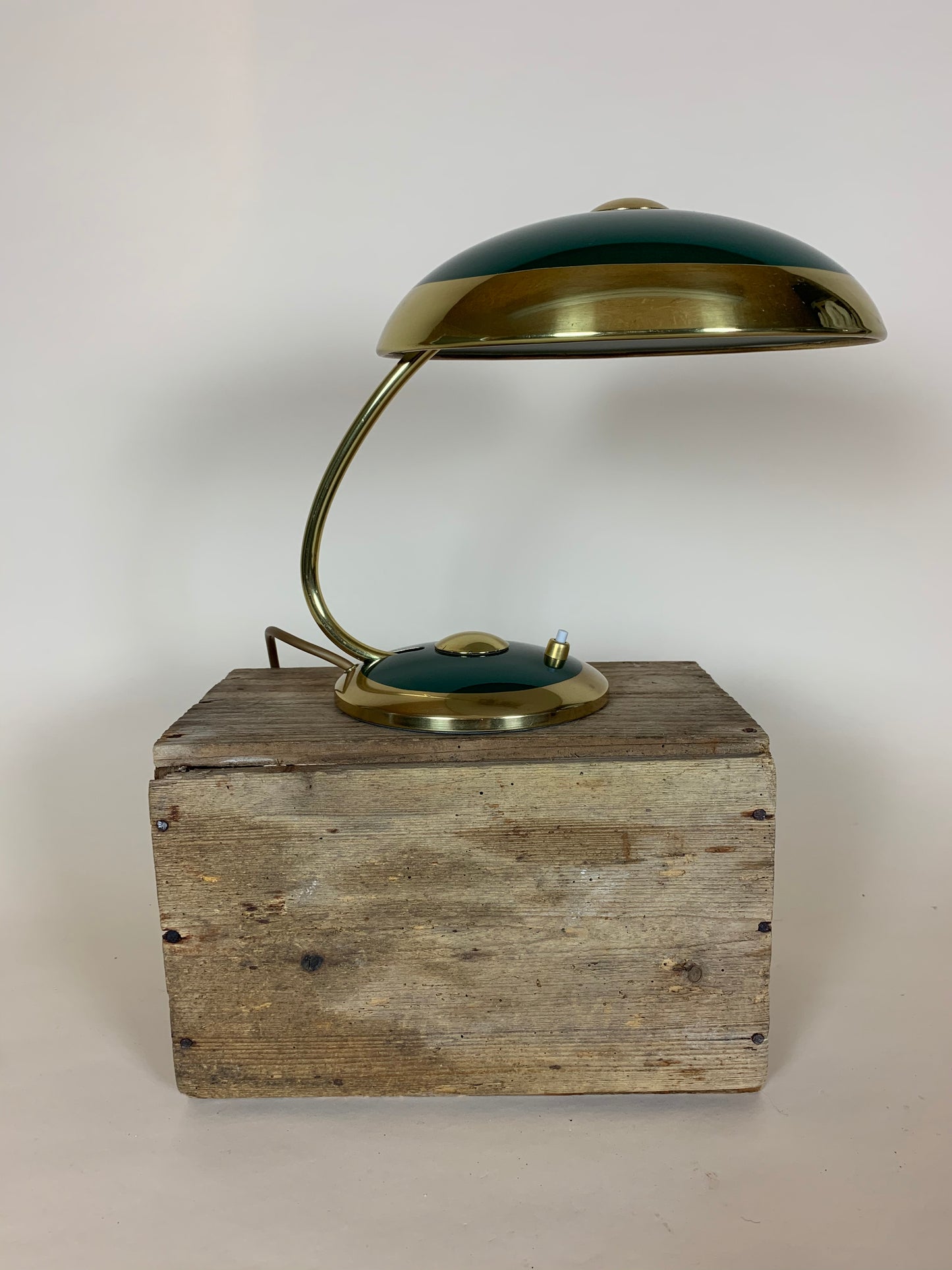 Helo bordlampe - Grøn og messing
