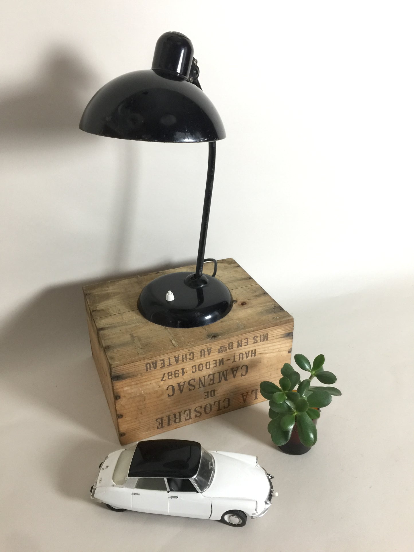 Kaiser Idell Bordlampe model 6556