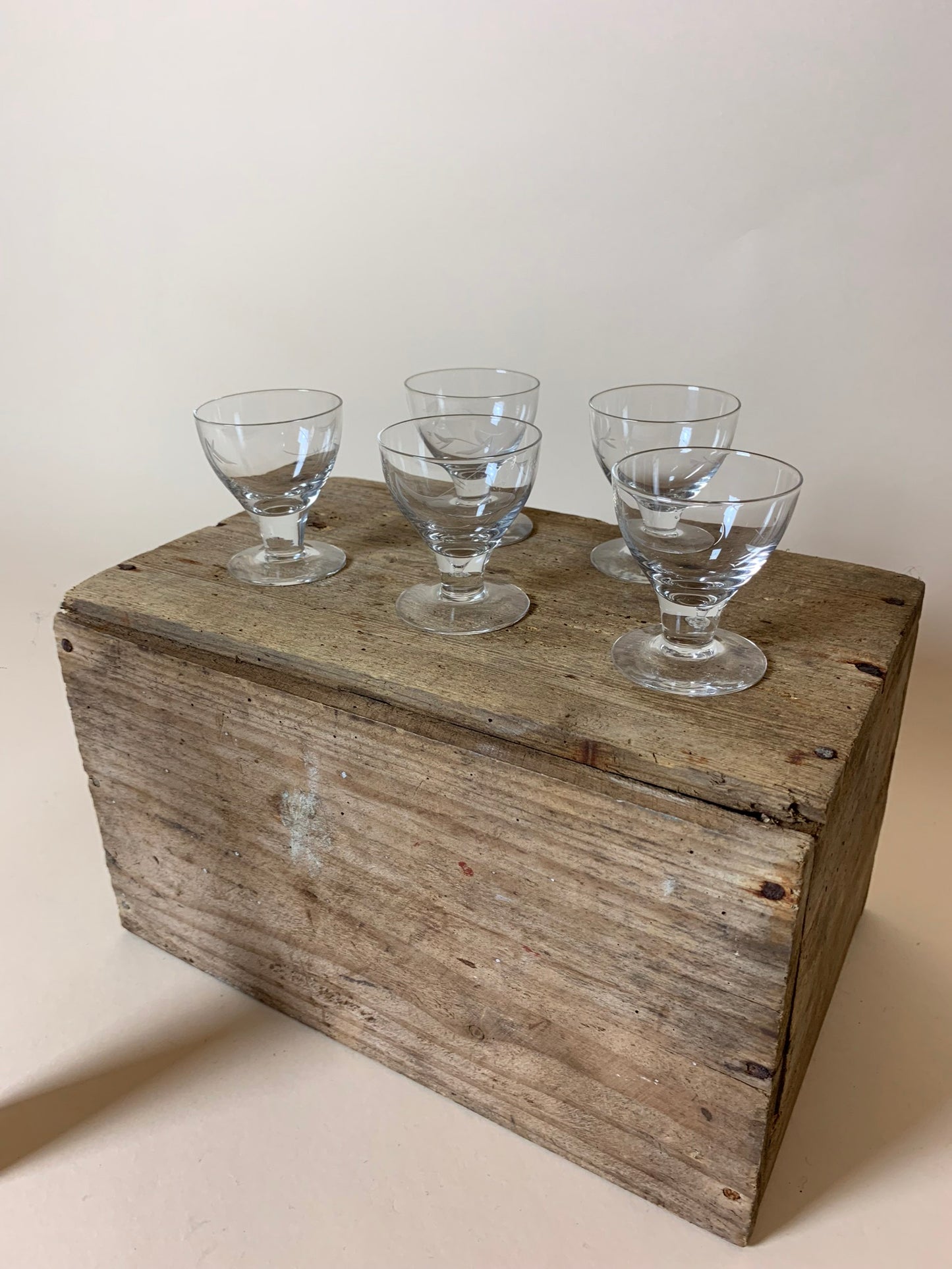 5 små fine glas - sælges samlet, prisen er for alle 5