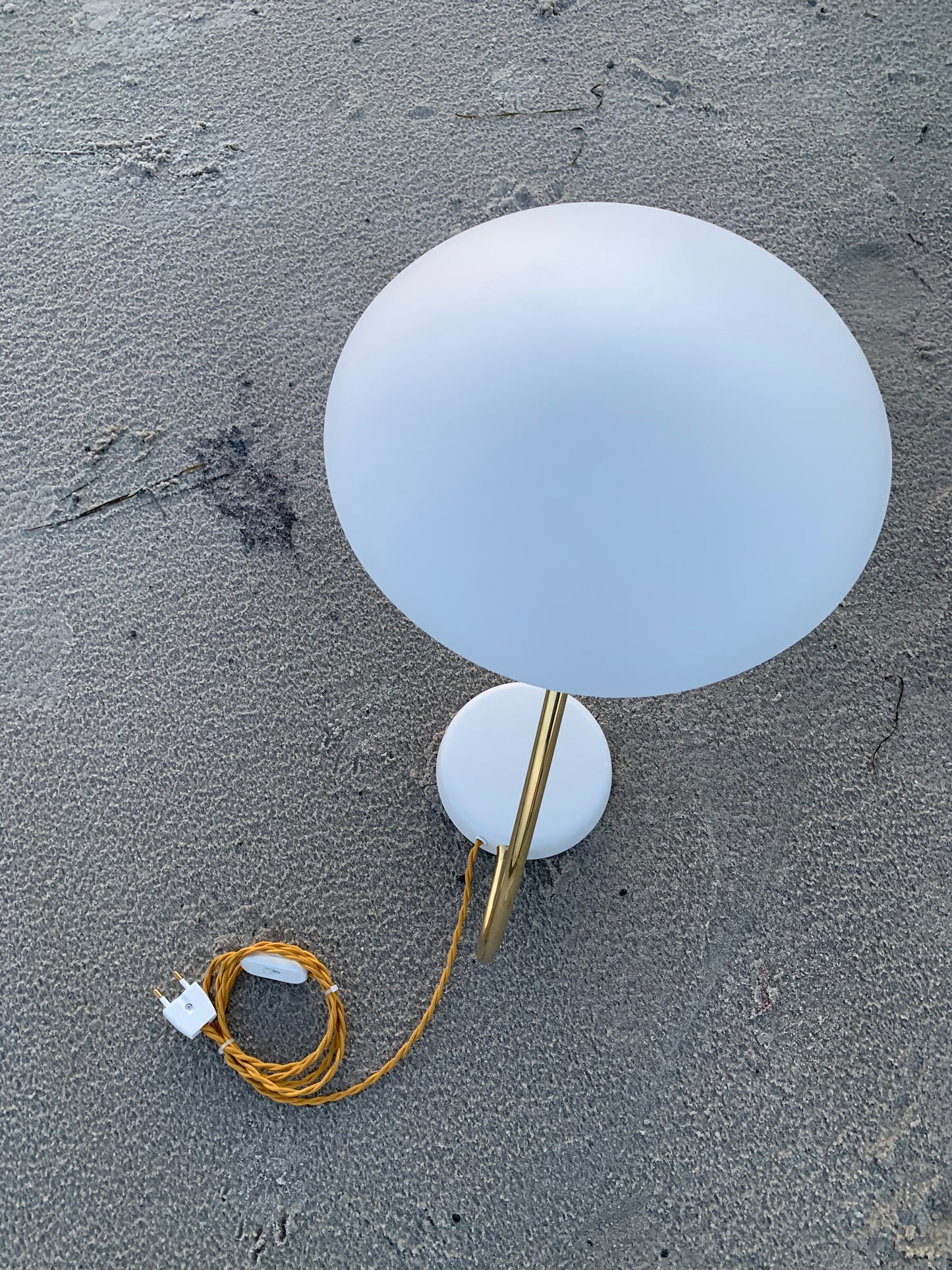 Cosack lampe - Hvid med messing
