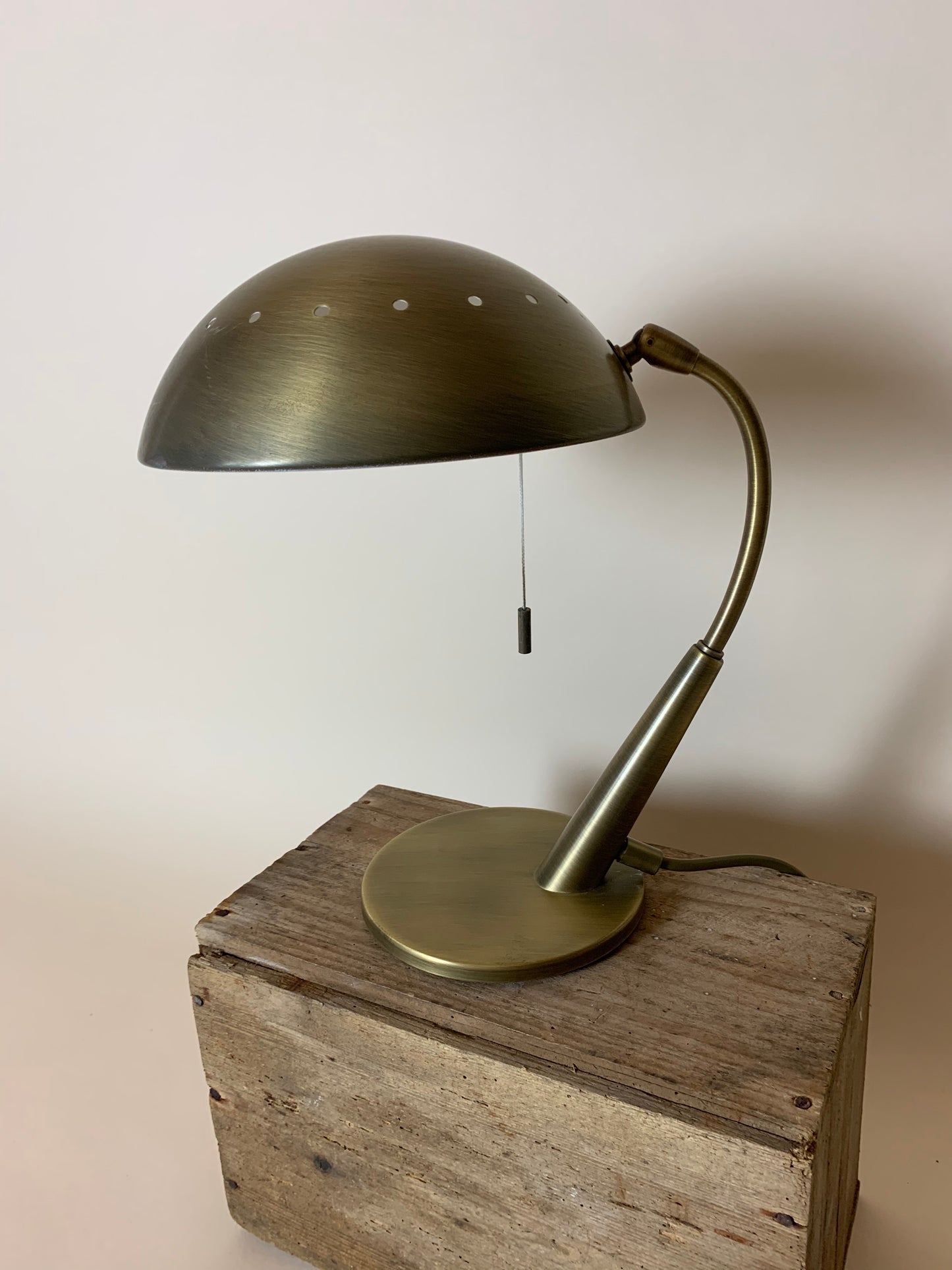 Hillebrand messinglampe med træksnor