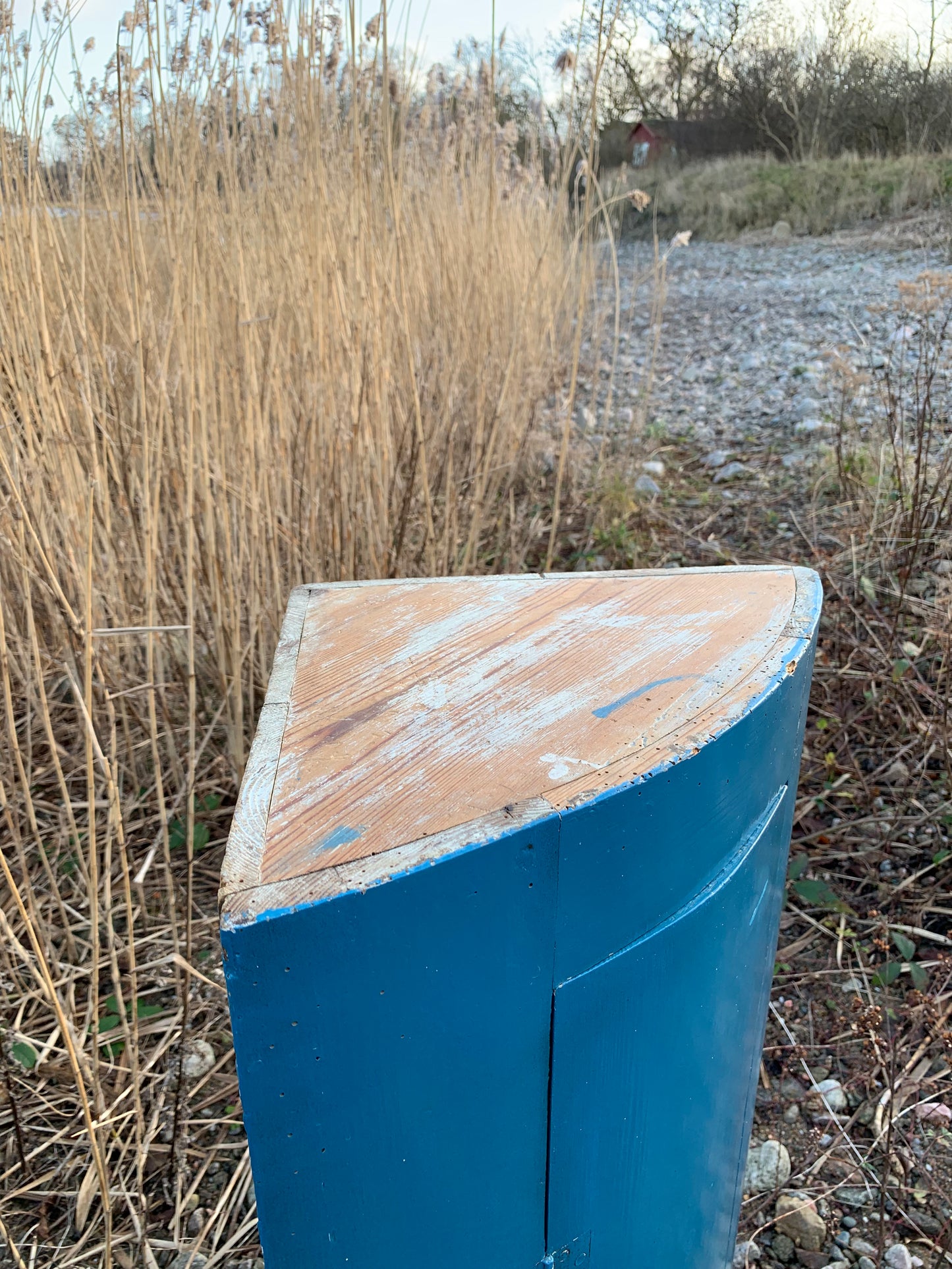 Hjørneskab til dig der er glad for farver
