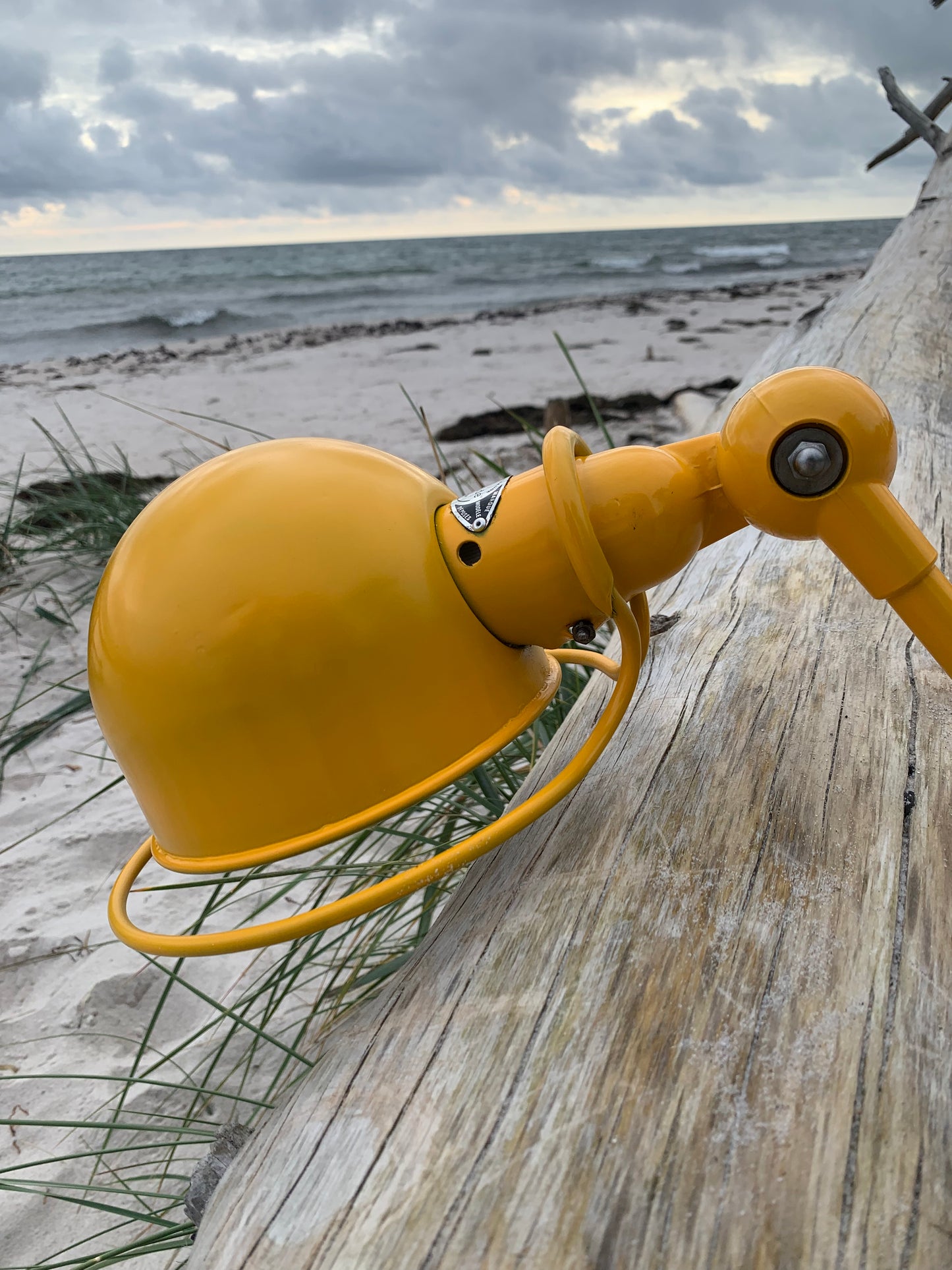 Gul Jieldé lampe med 1 arm og bordbeslag
