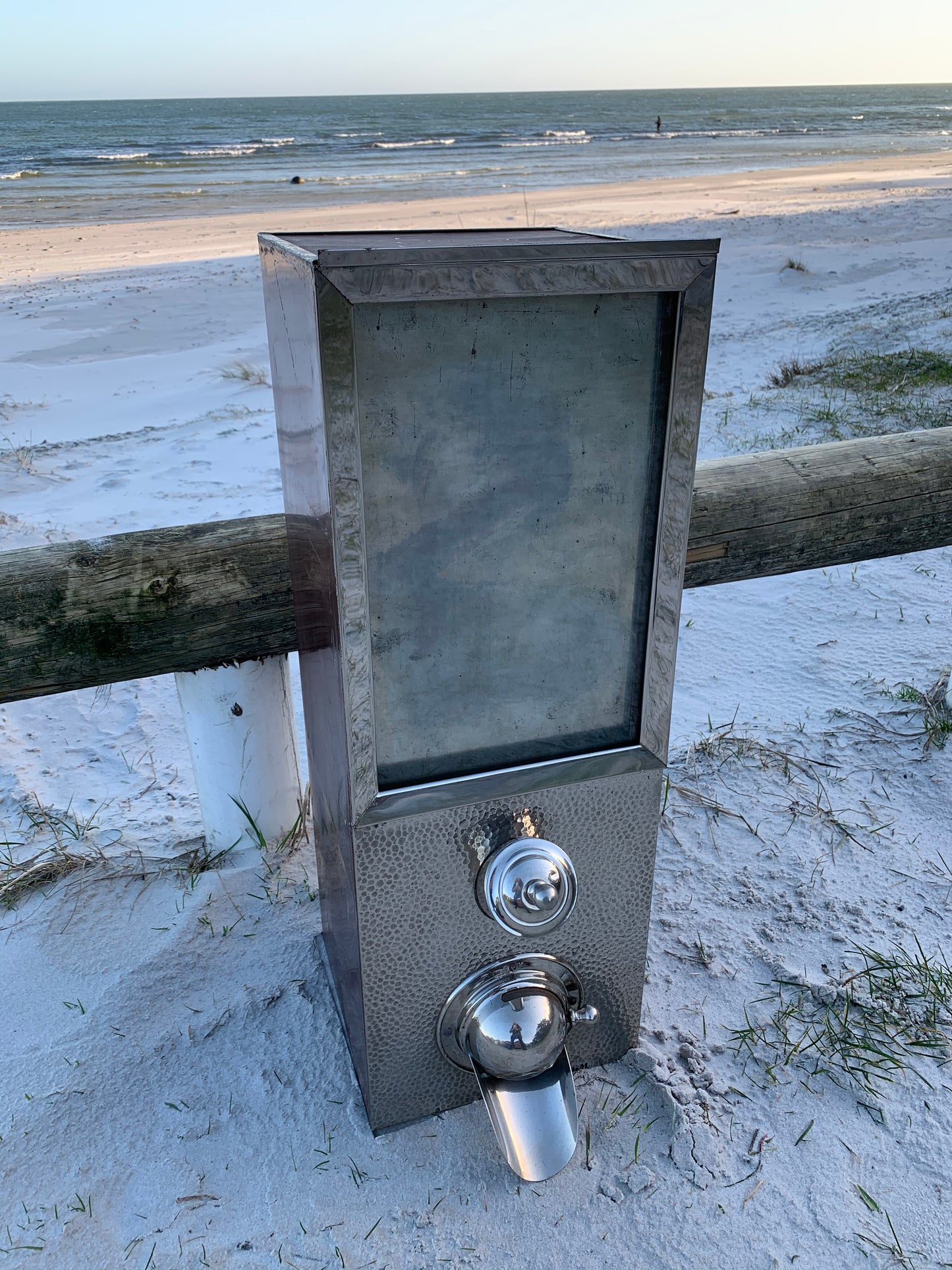 Sjov gammel kaffedispenser til kaffeelskeren