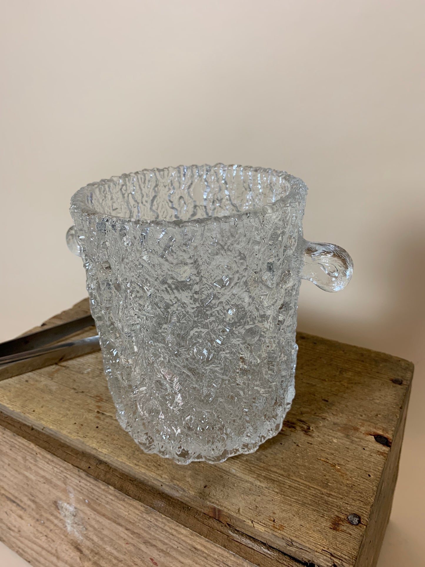 Glas isspand med ører
