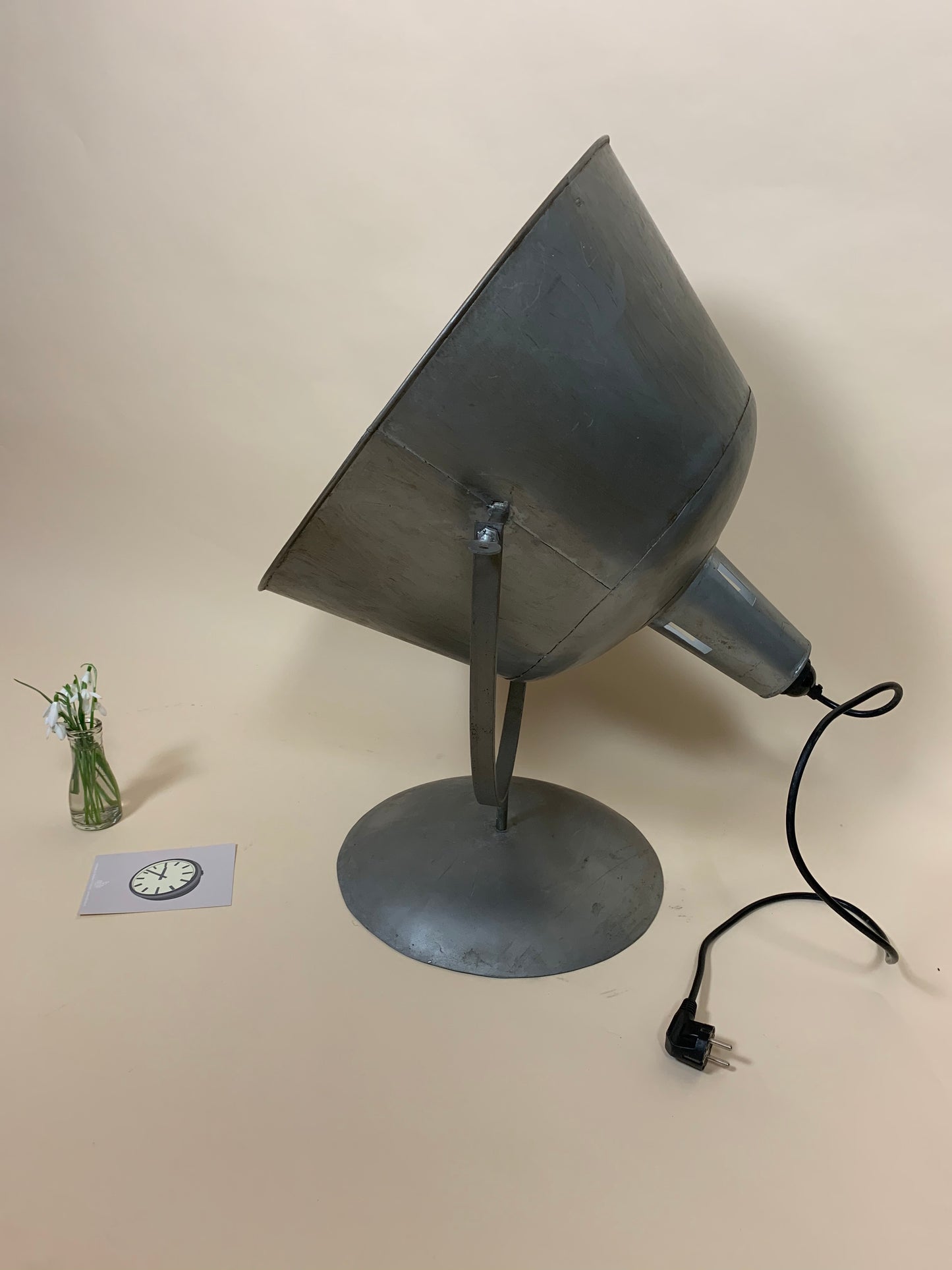 Stor industriel gulvlampe