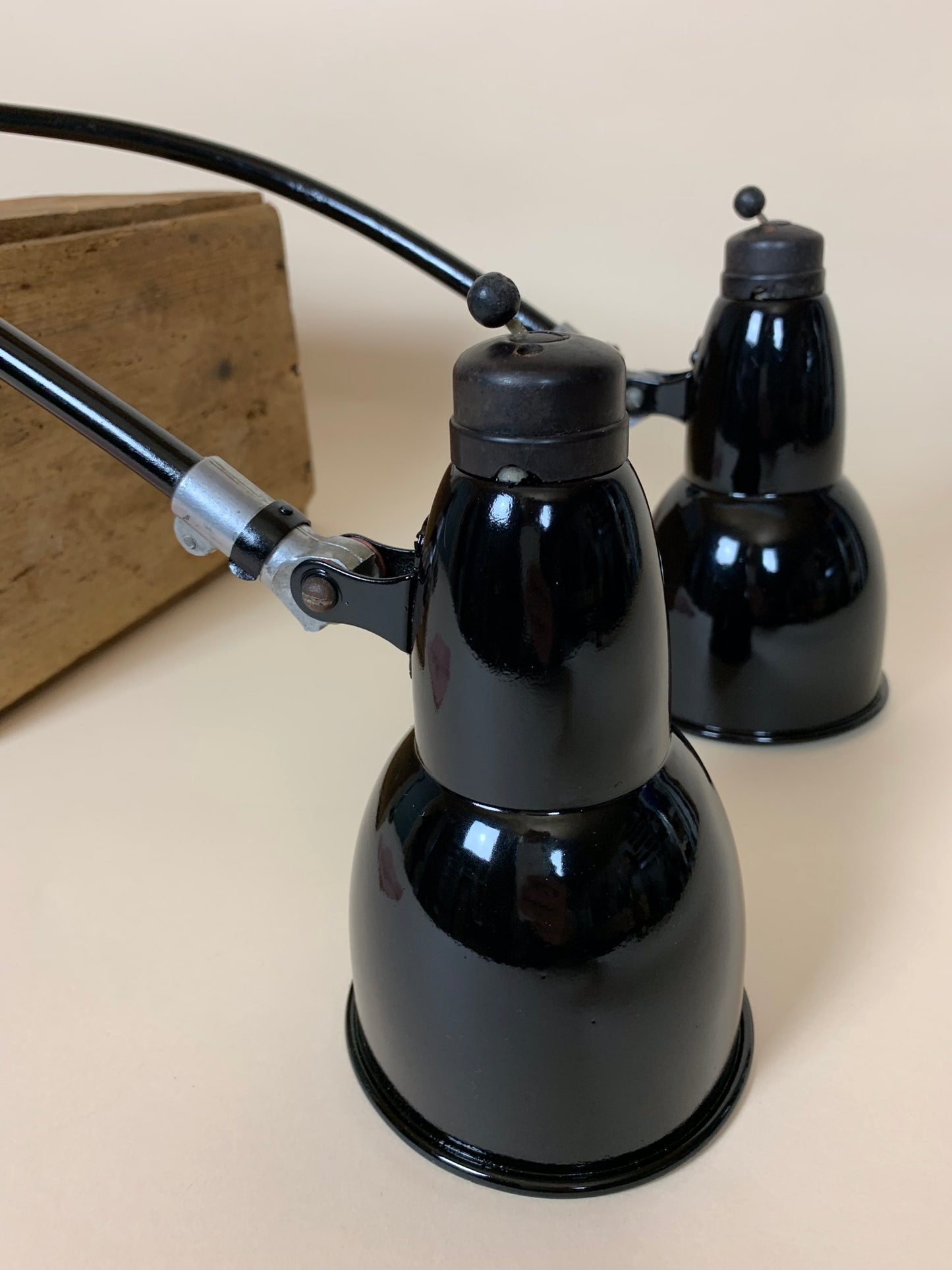 Sort lampe - sælges enkeltvis (prisen er pr. stk.)