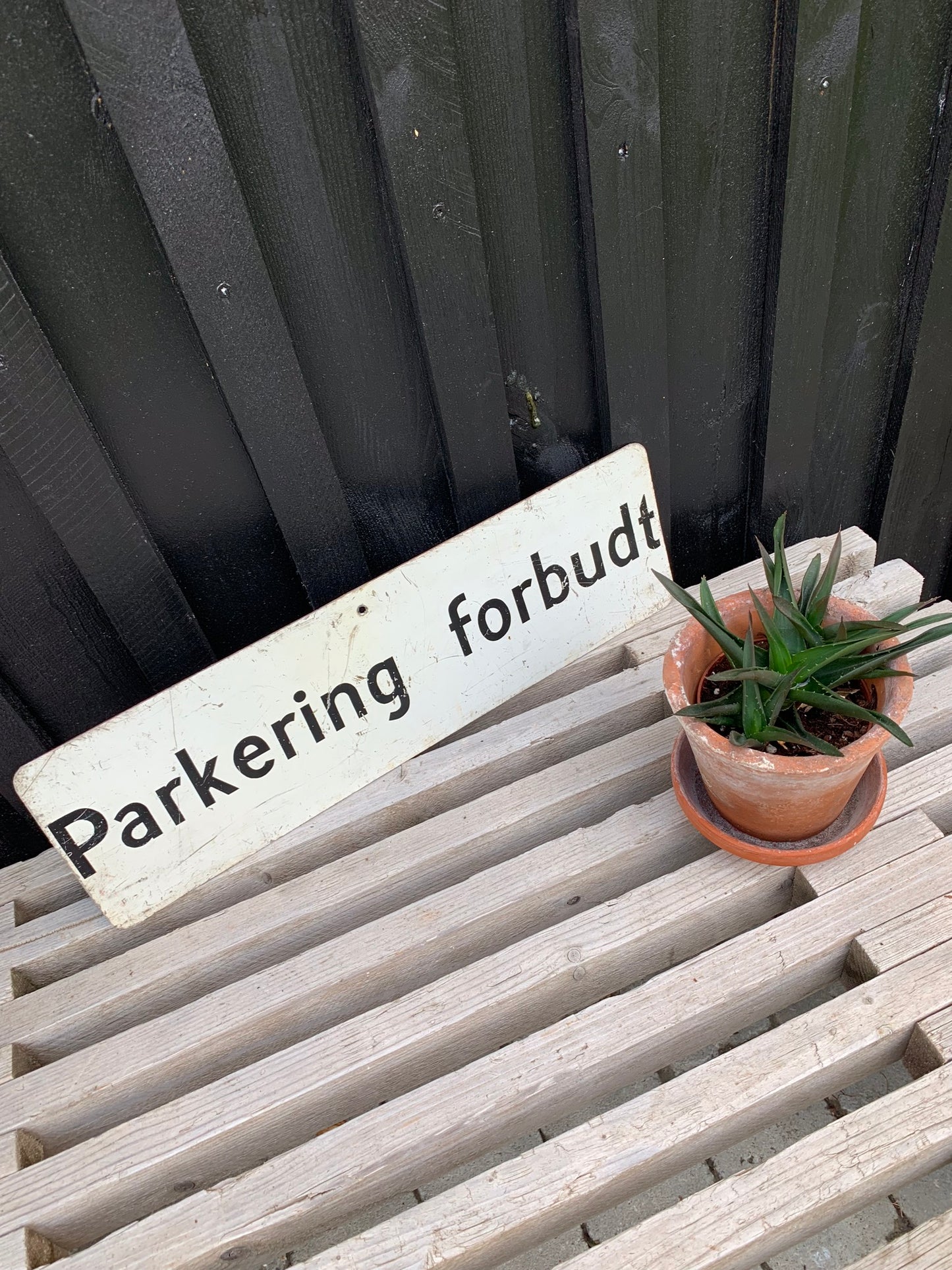 Parkering forbudt skilt