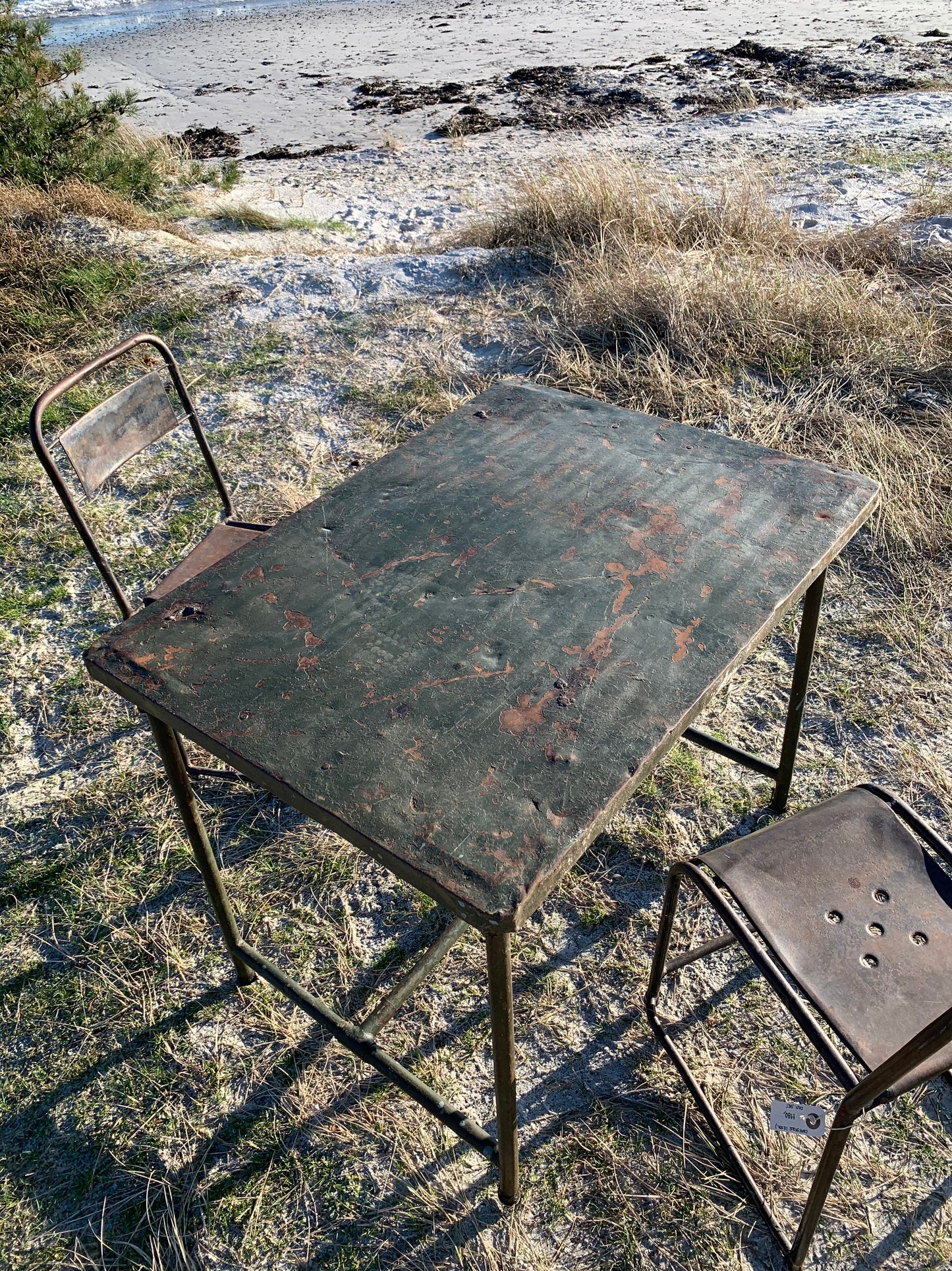 Industrielt bord i rå udgave