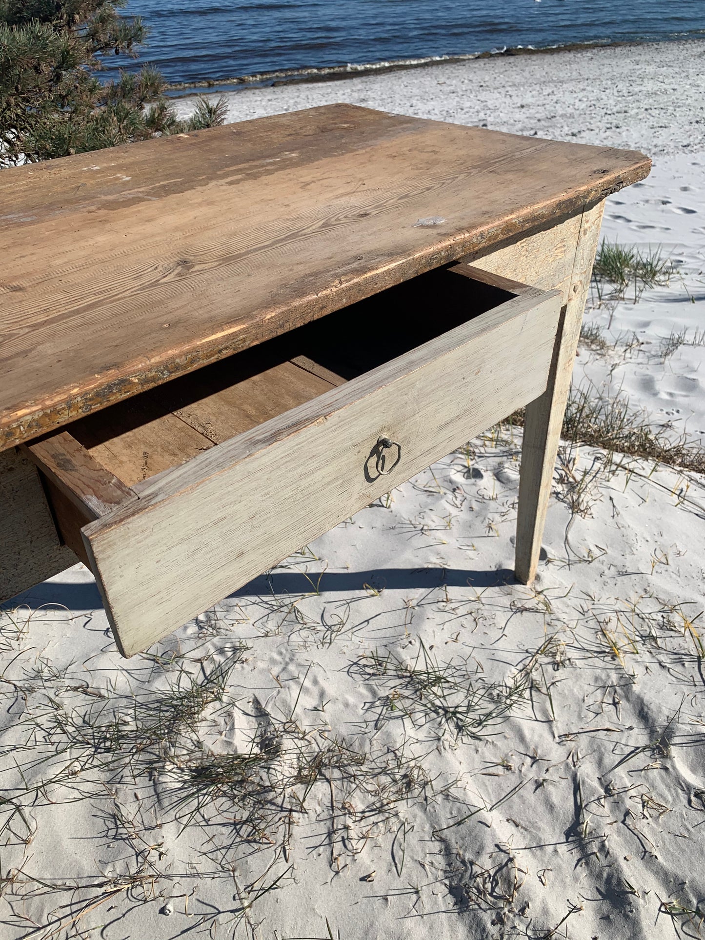 Meget smukt bord fra 1874