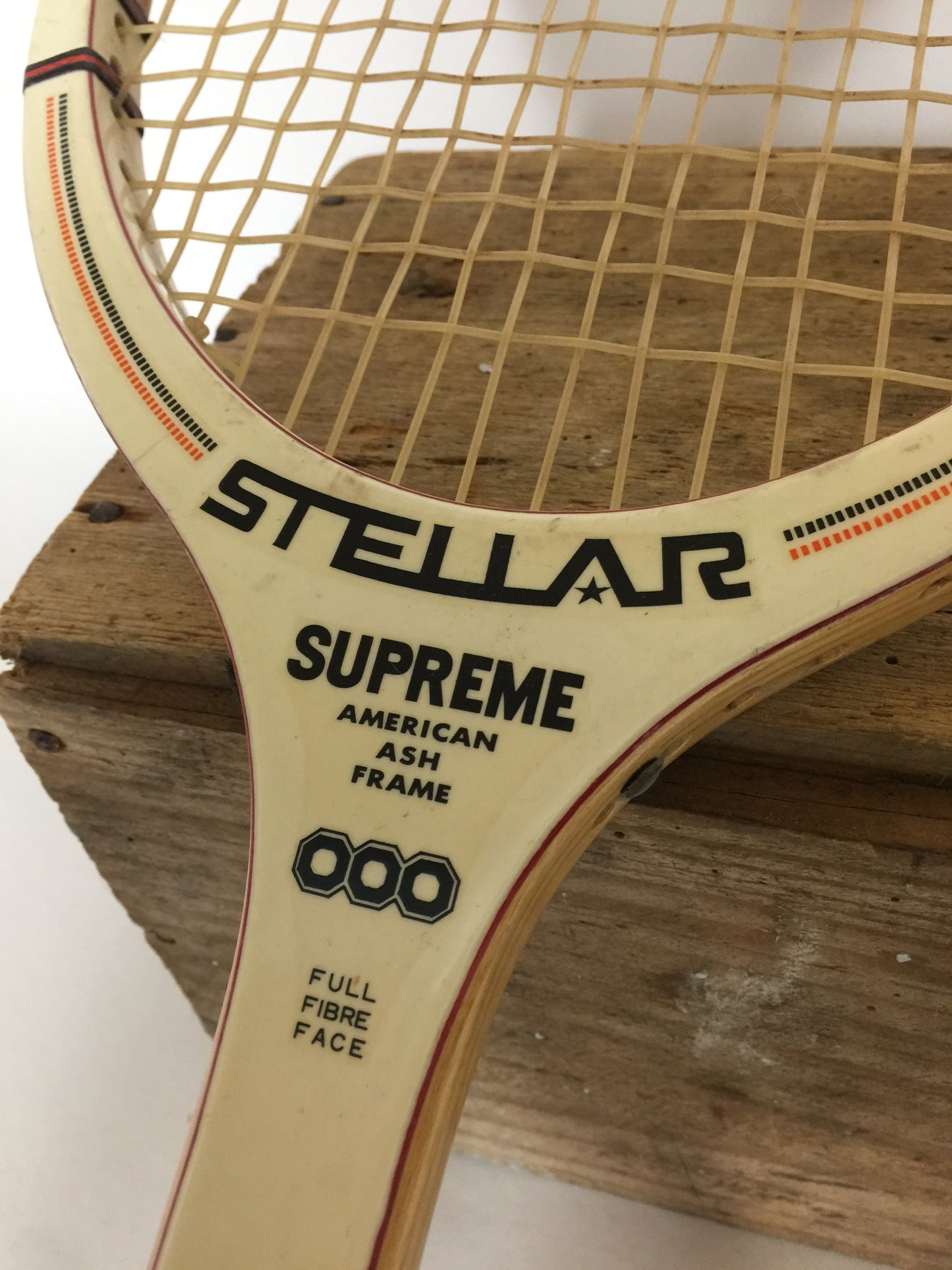 Skøn og gammel tennisketcher