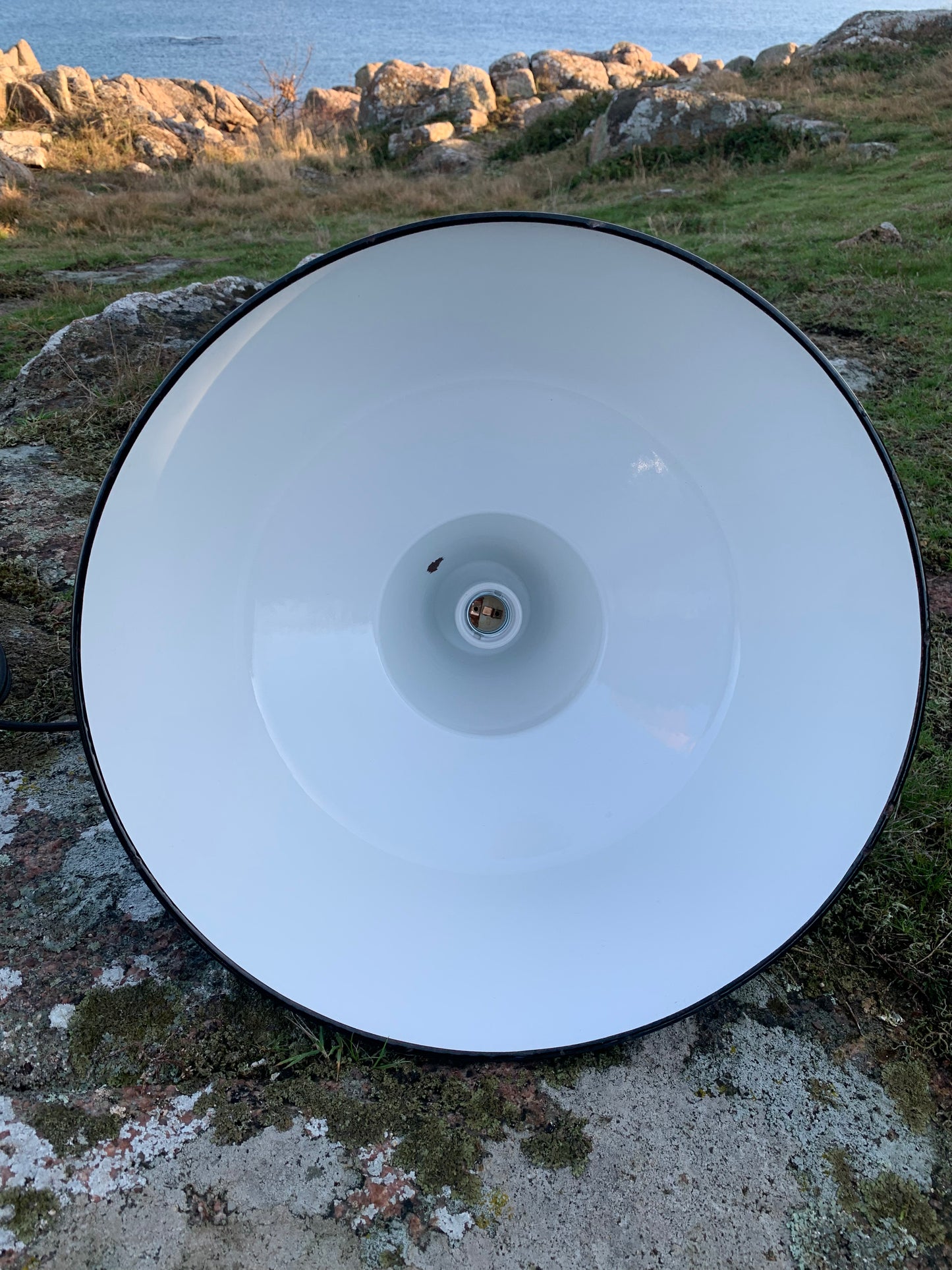 Værkstedslampe i emalje - Sort