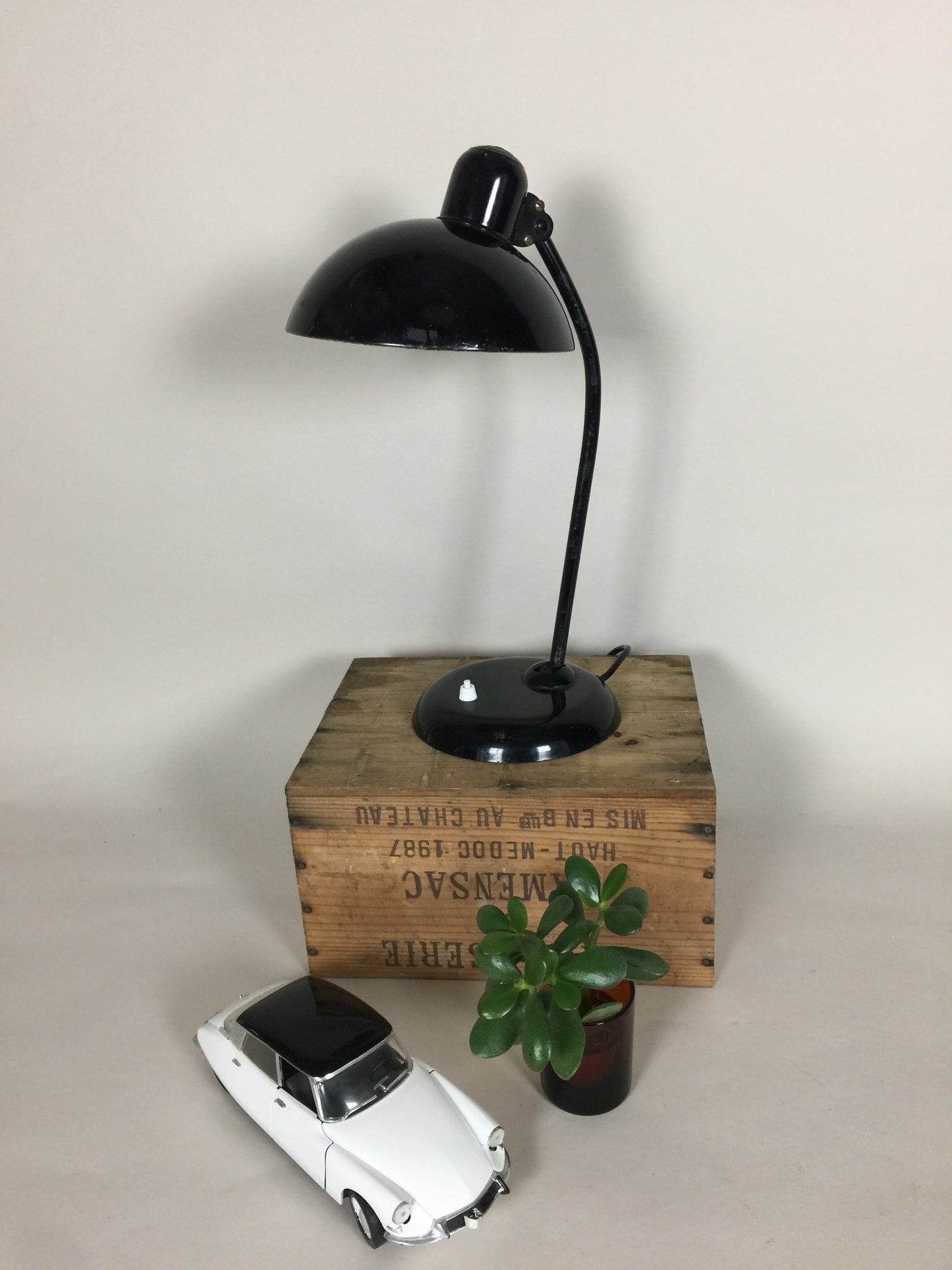 Kaiser Idell Bordlampe model 6556