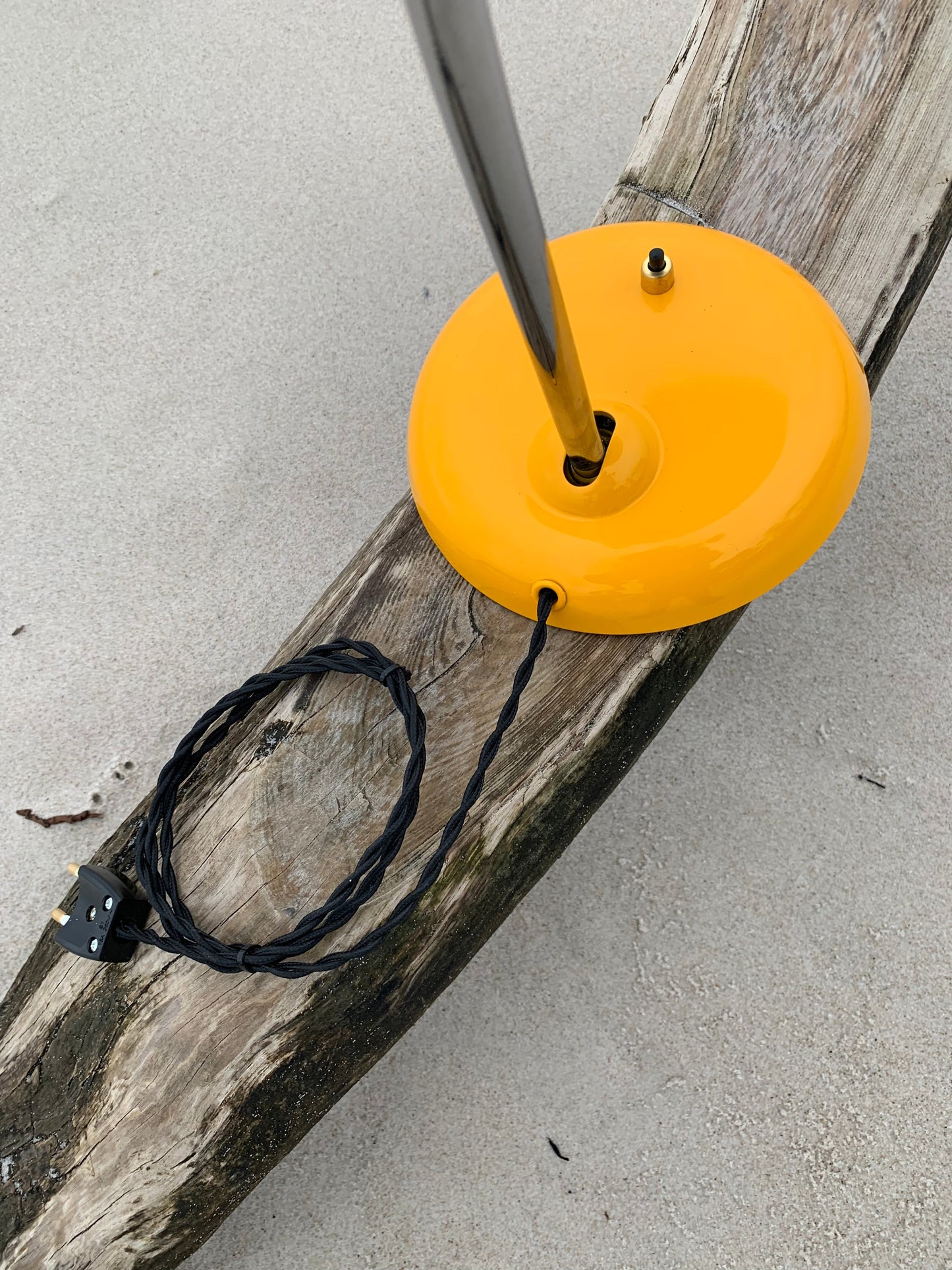 Kaiser Idell 6786 - Gul