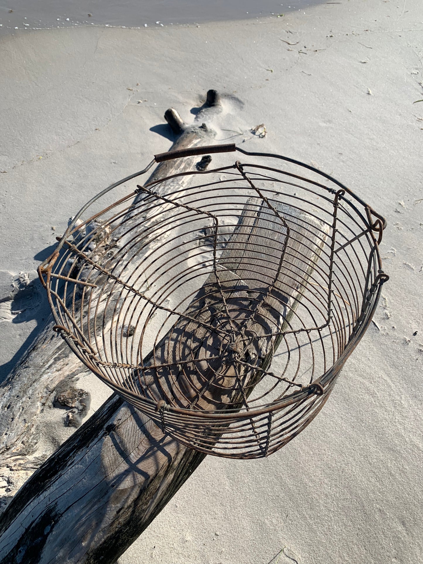Skøn gammel æggekurv med patina