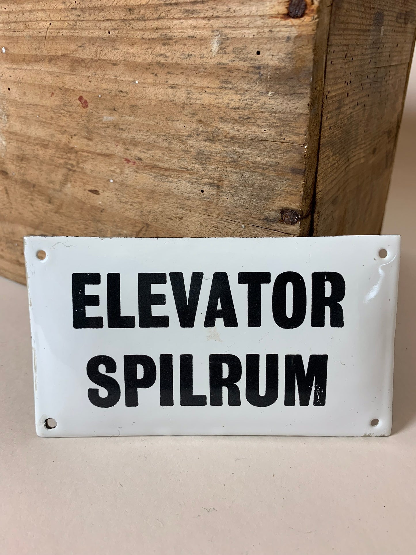 Sjovt elevator emaljeskilt