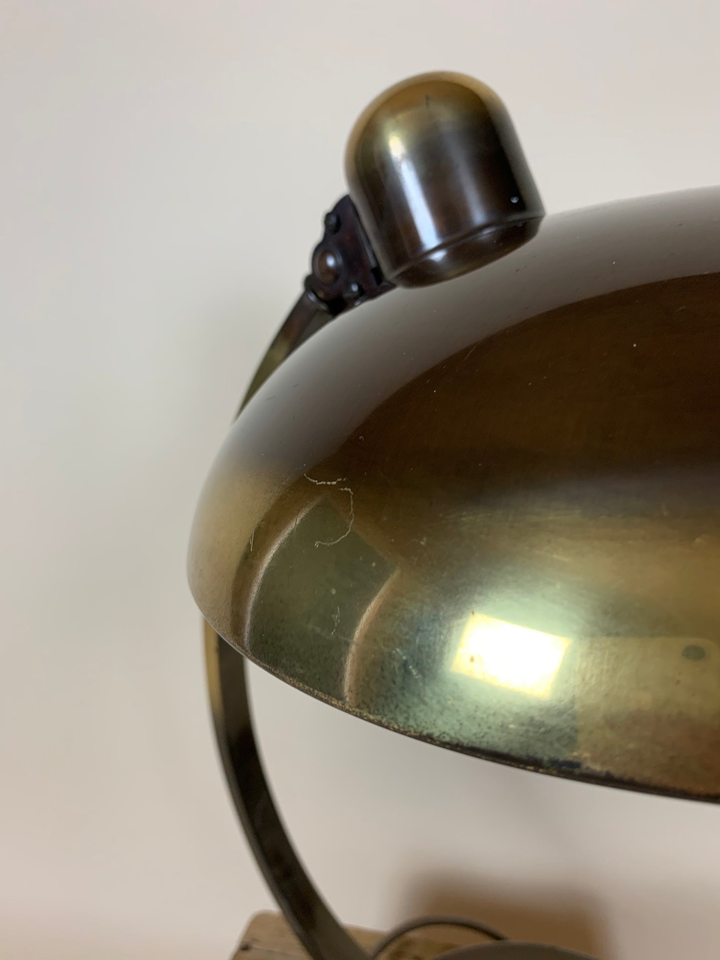 Christian Dell 6750 bordlampe i mørkpoleret messing