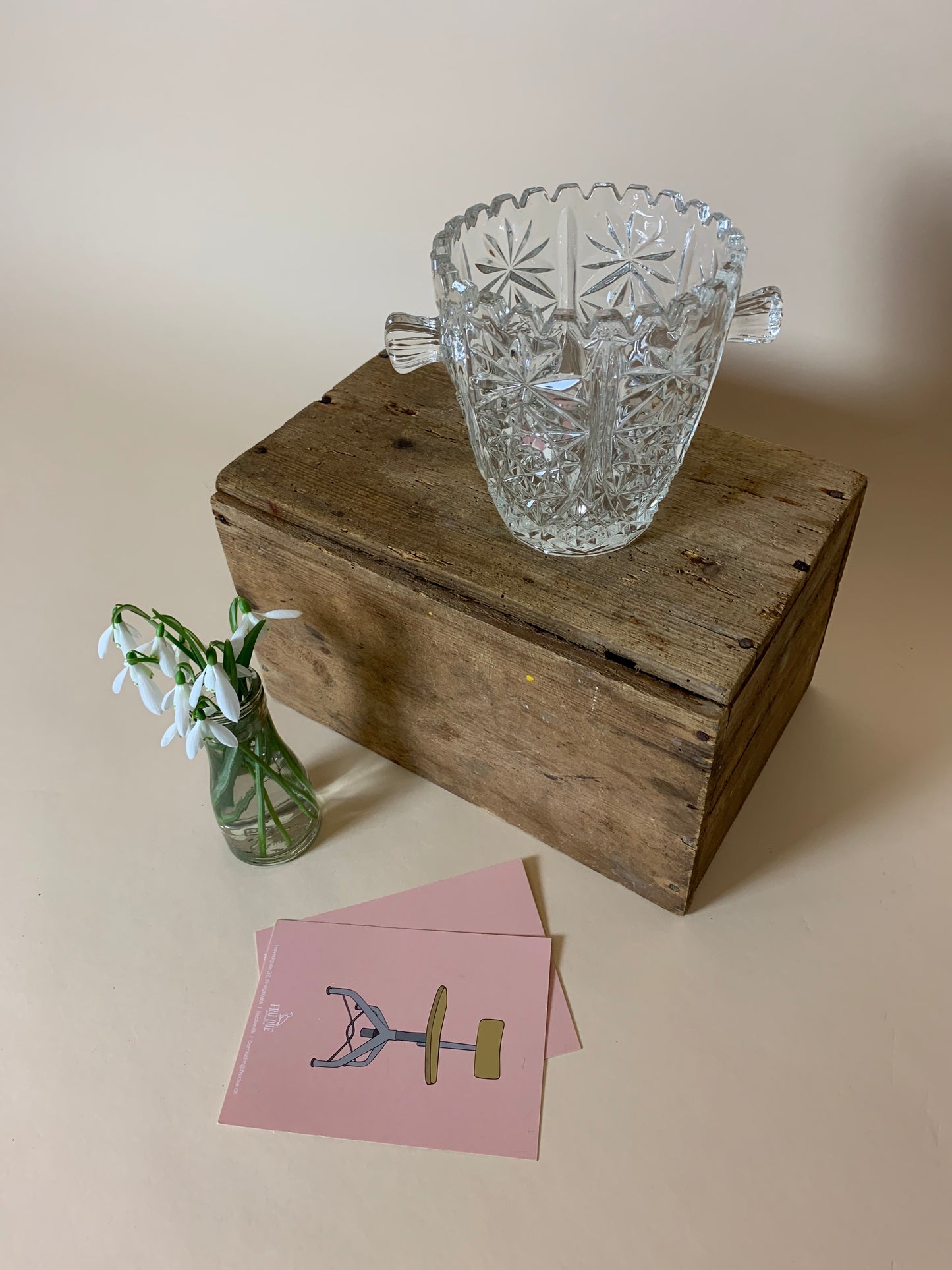 Isspand i glas med “ører”