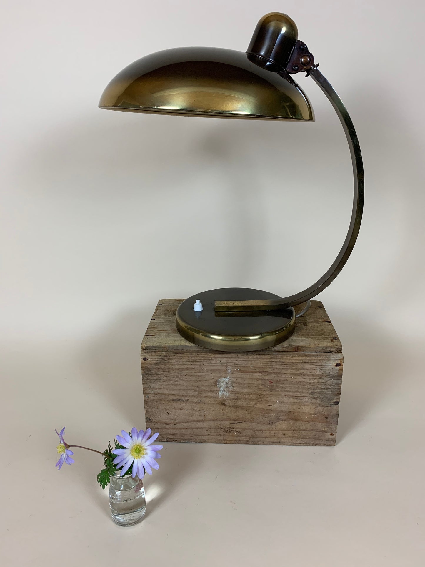 Christian Dell 6750 bordlampe i mørkpoleret messing