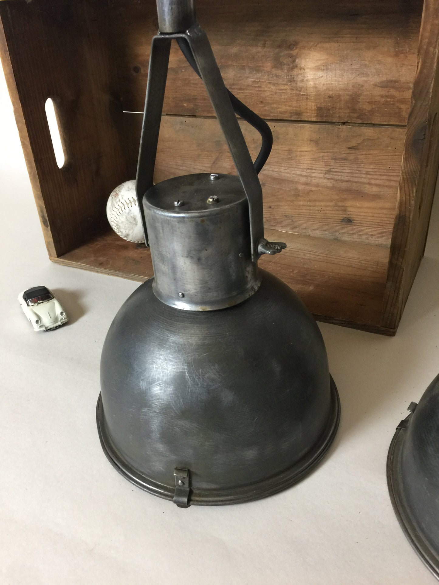 Skøn lampe med lækker patina (prisen er pr. stk.)