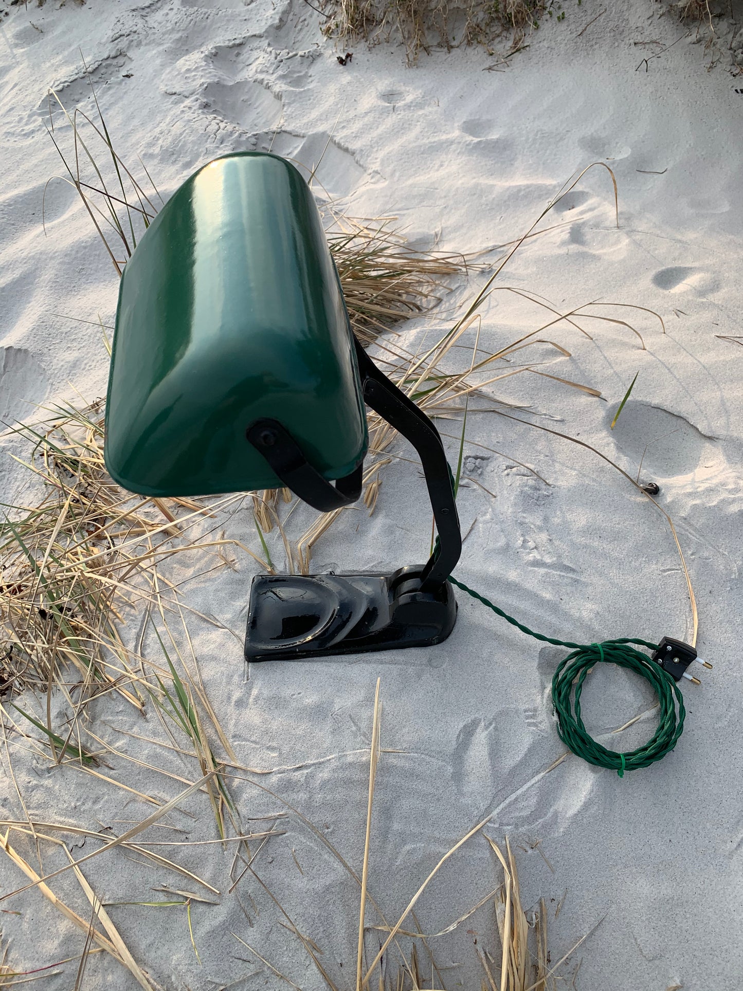 Notarlampe med grøn emaljeskærm