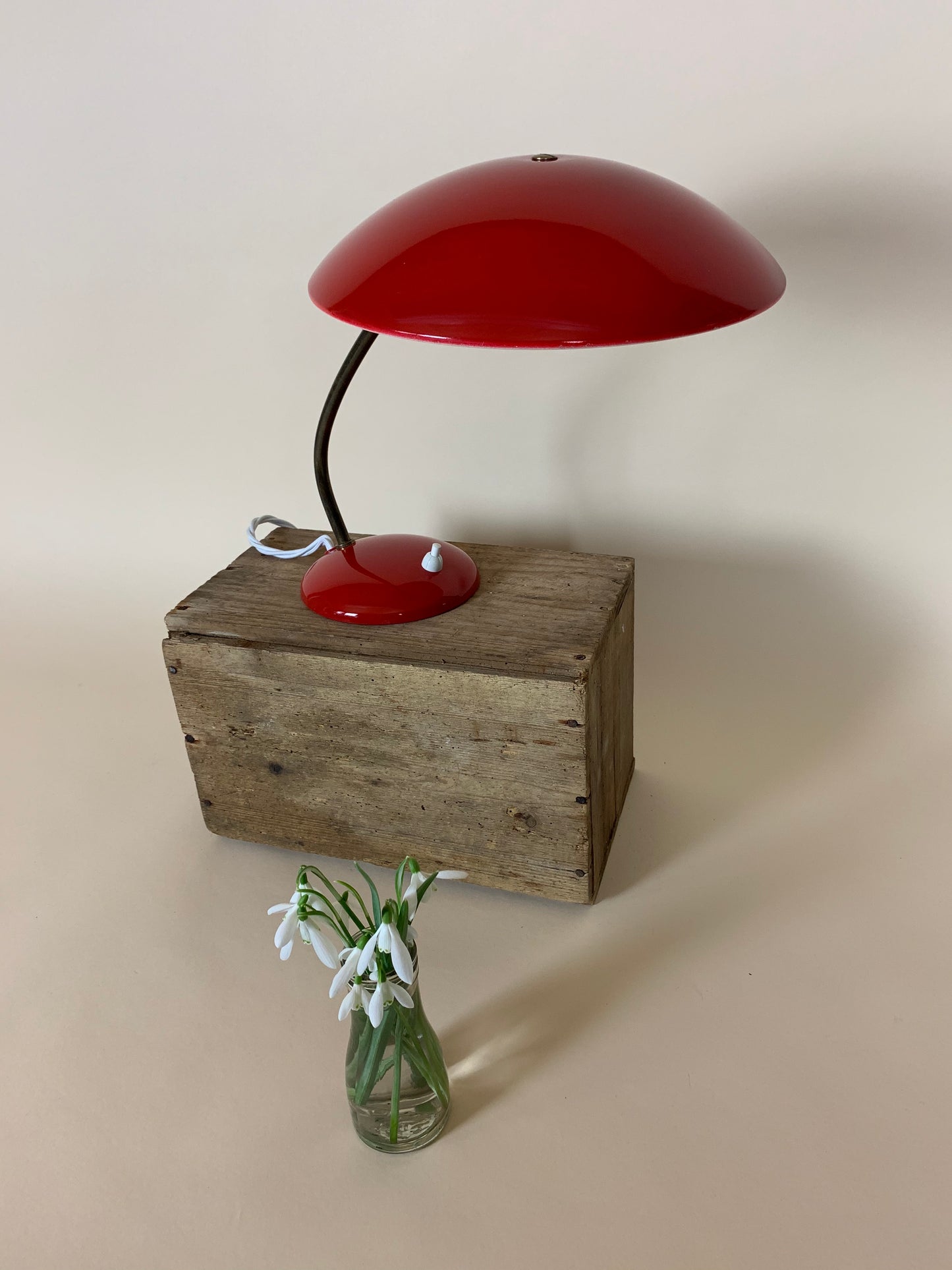 Smuk rød Christian Dell bordlampe