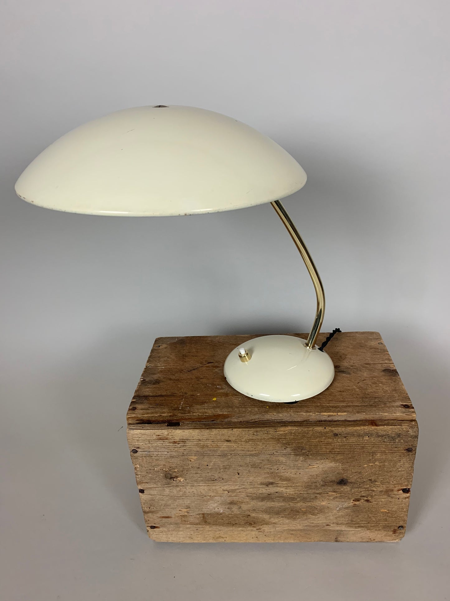 Kaiser Idell 6781 - Creme hvid