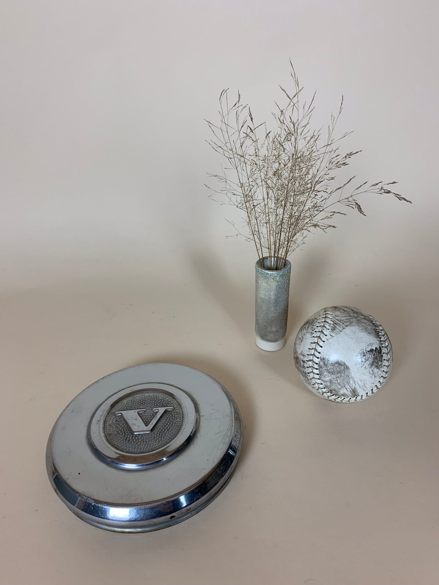 Skøn og dekorativ hjulkapsel fra gammel Volvo