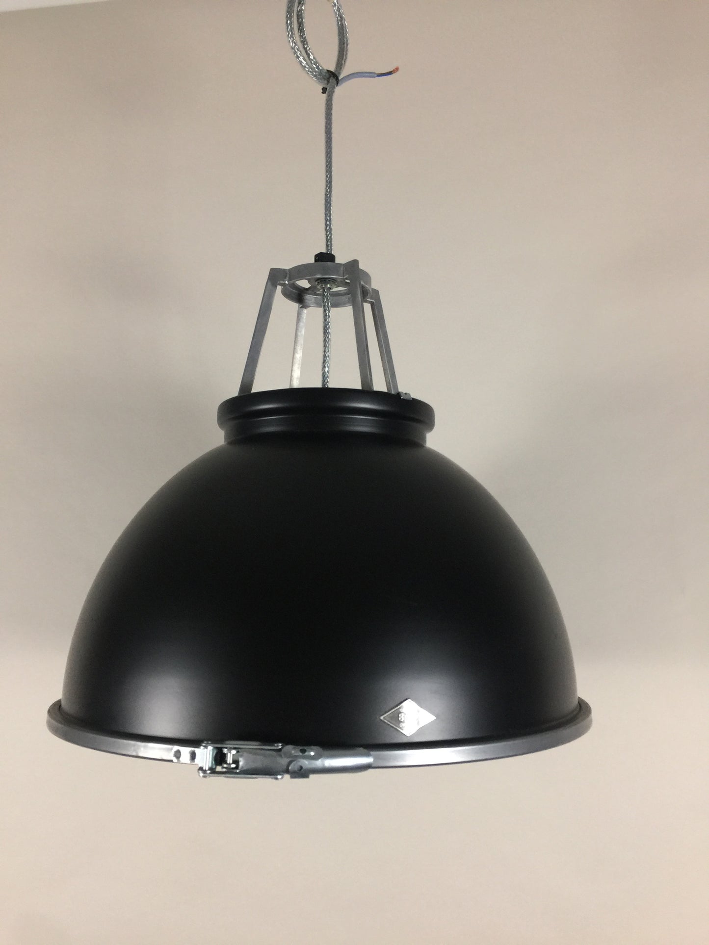 Original BTC lampe - Titan stor model med sandblæst glas