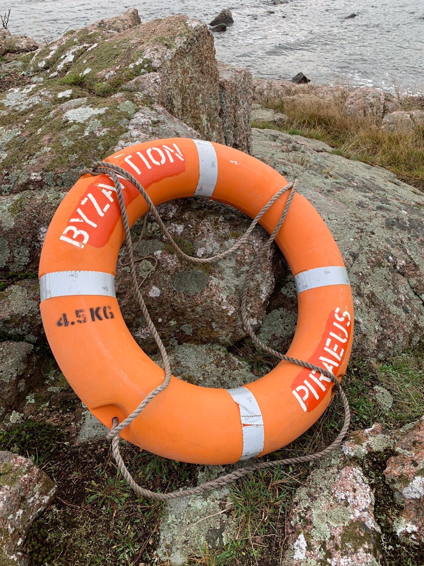 Redningskrans med skrift