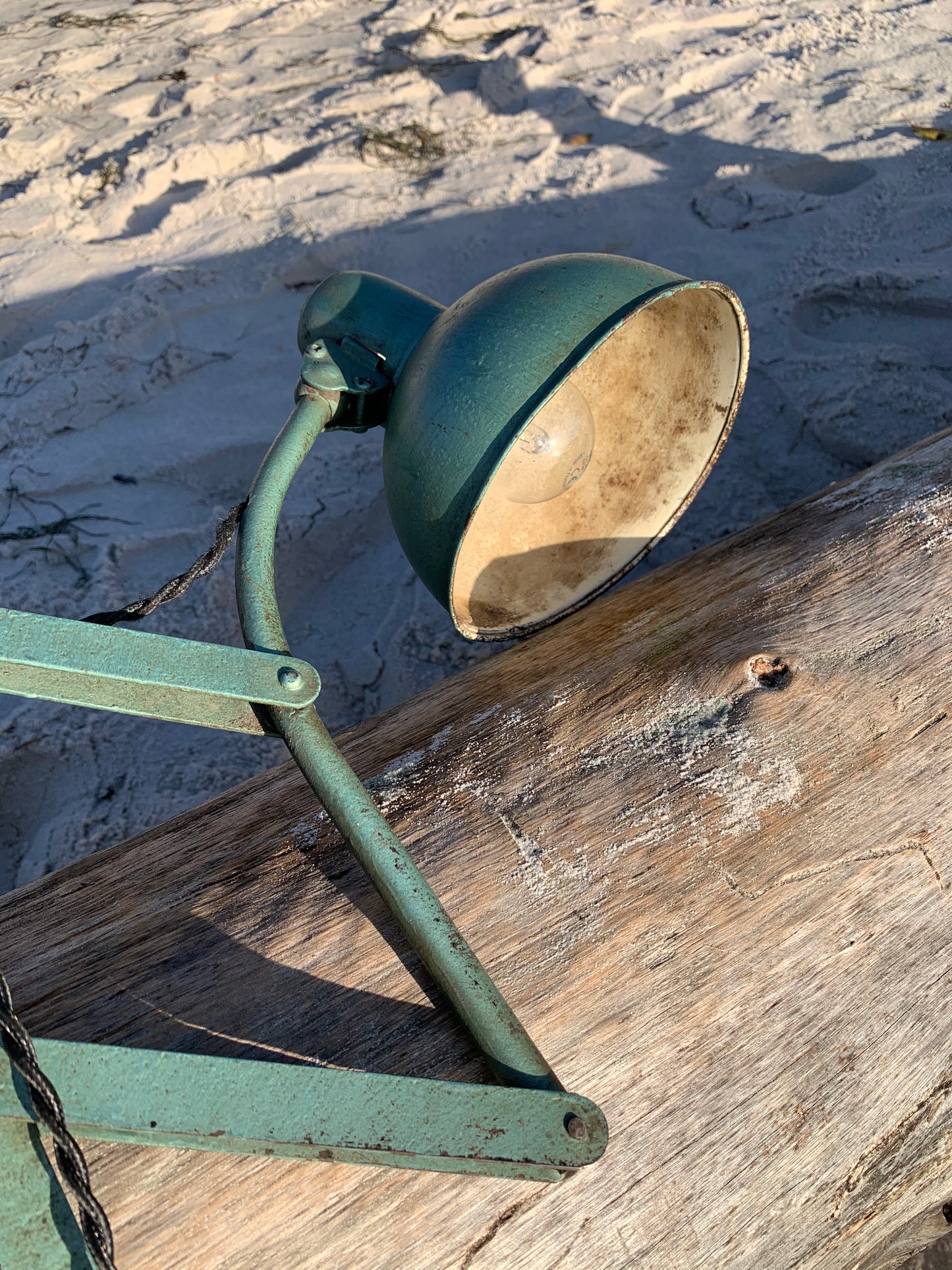 Kaiser Idell 6614 sakselampe - Grøn rå udgave