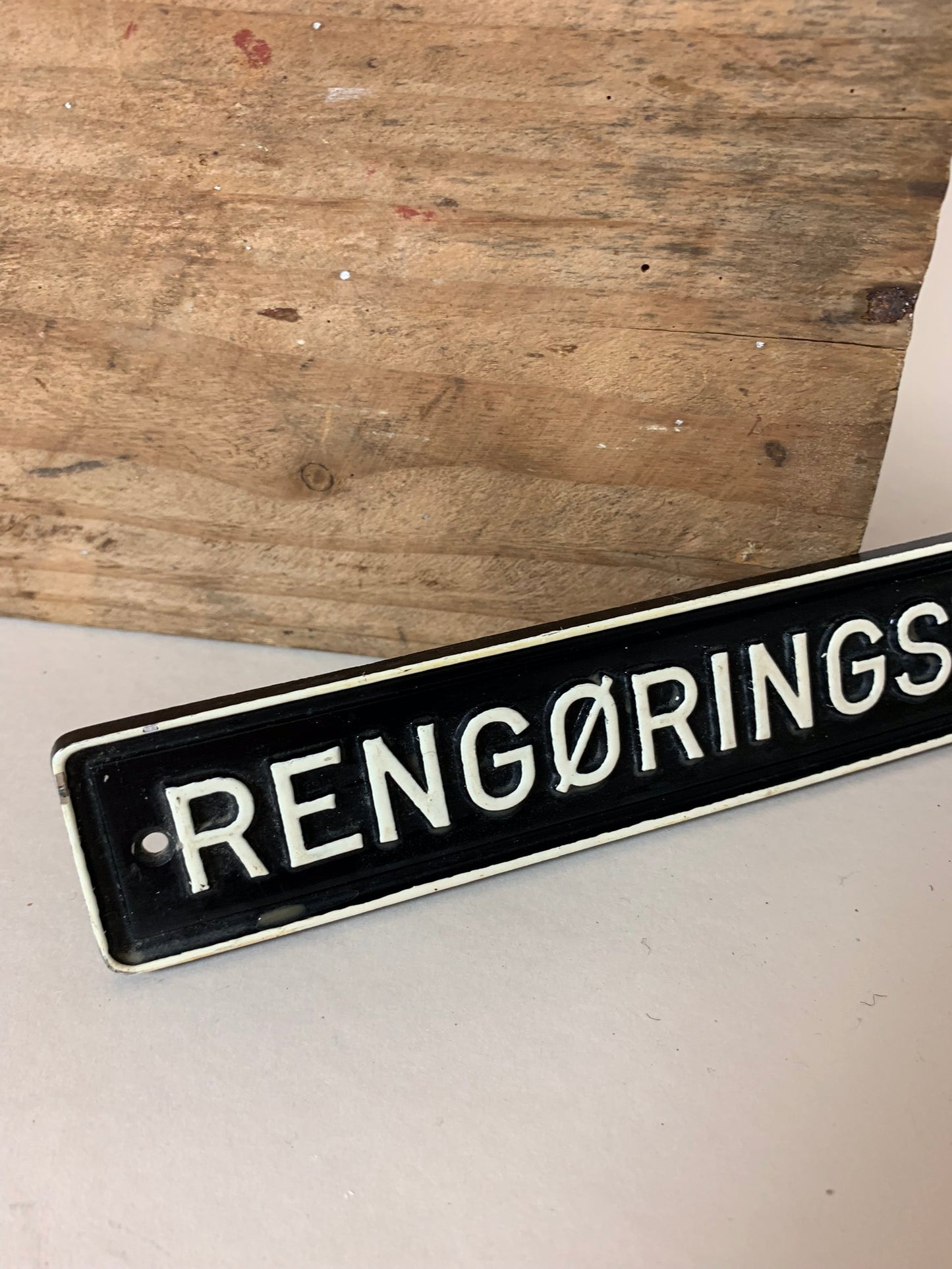 Sjovt gammelt skilt - rengøringsdepot