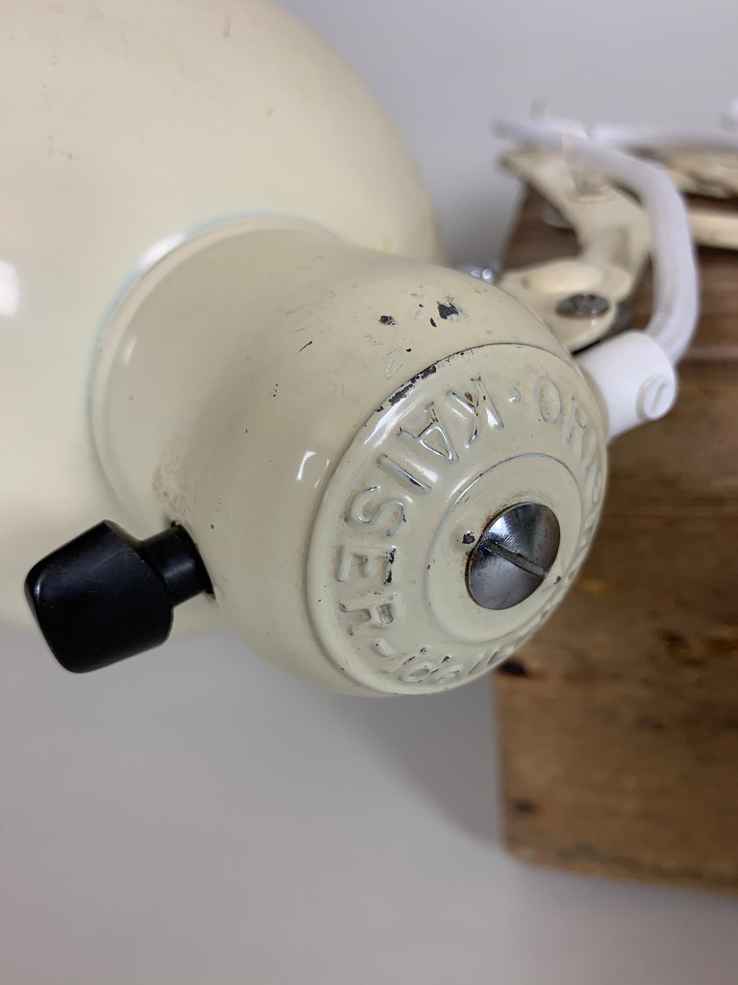 Kaiser Idell 6718 sakselampe