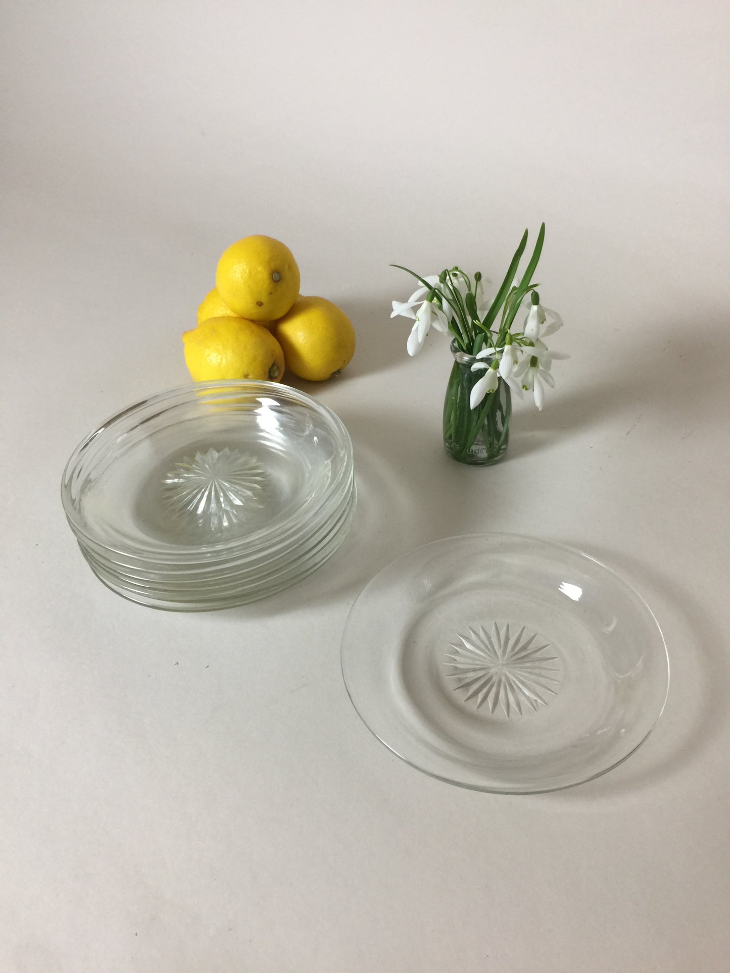 Skønne små asietter i glas (sælges enkeltvis)