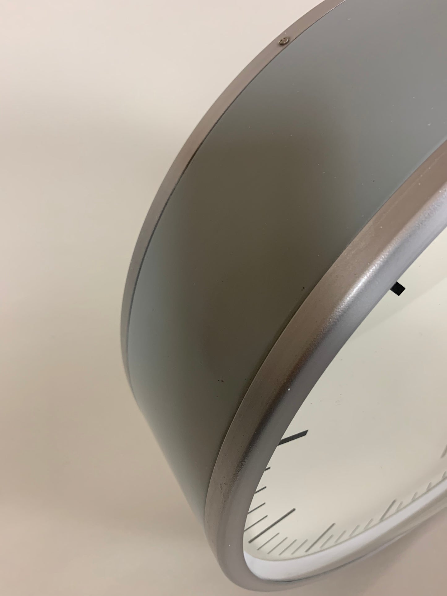 Smukt gammelt dobbeltsidigt ur med buede glas