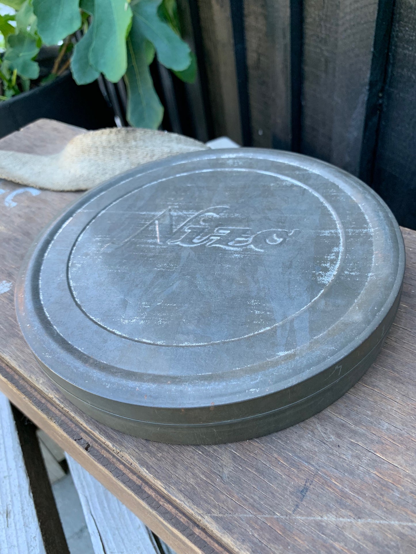 Metalæske til filmrulle