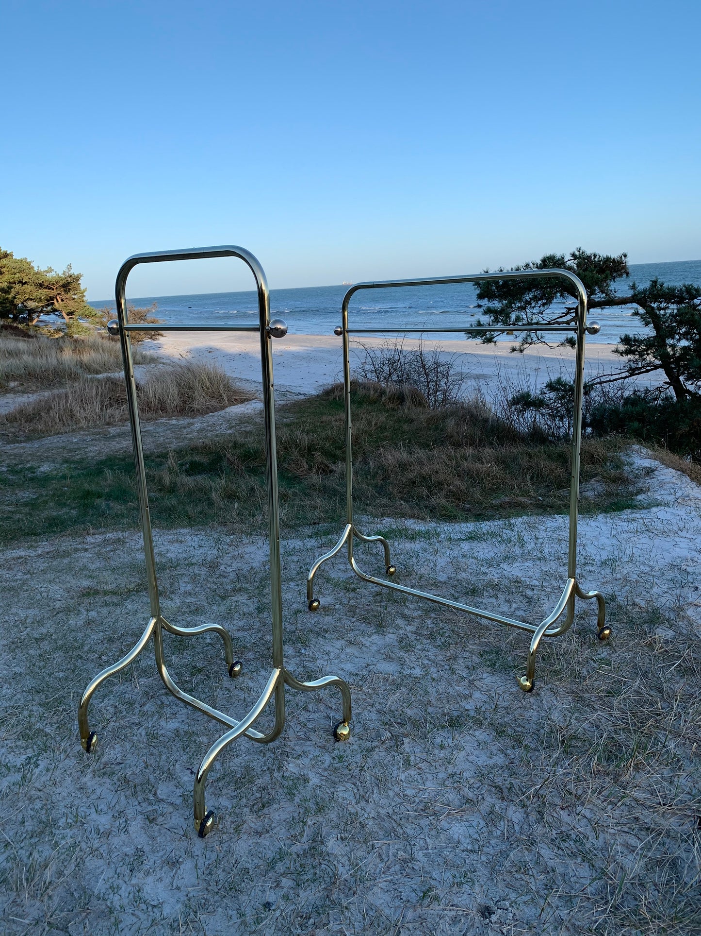 Stort messing garderobestativ med hjul (Prisen er for det store stativ på billederne)