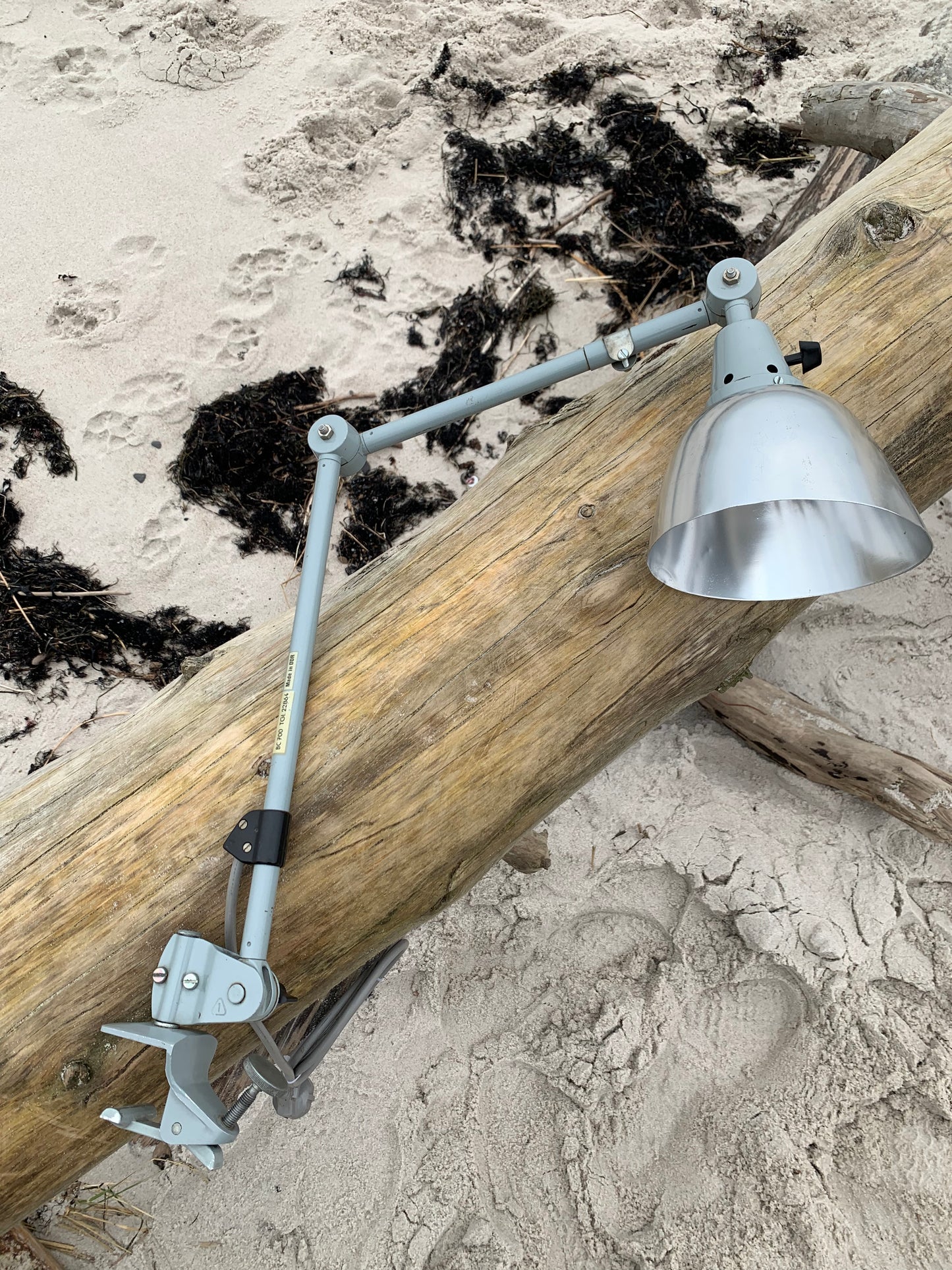 Midgard lampe med bordbeslag