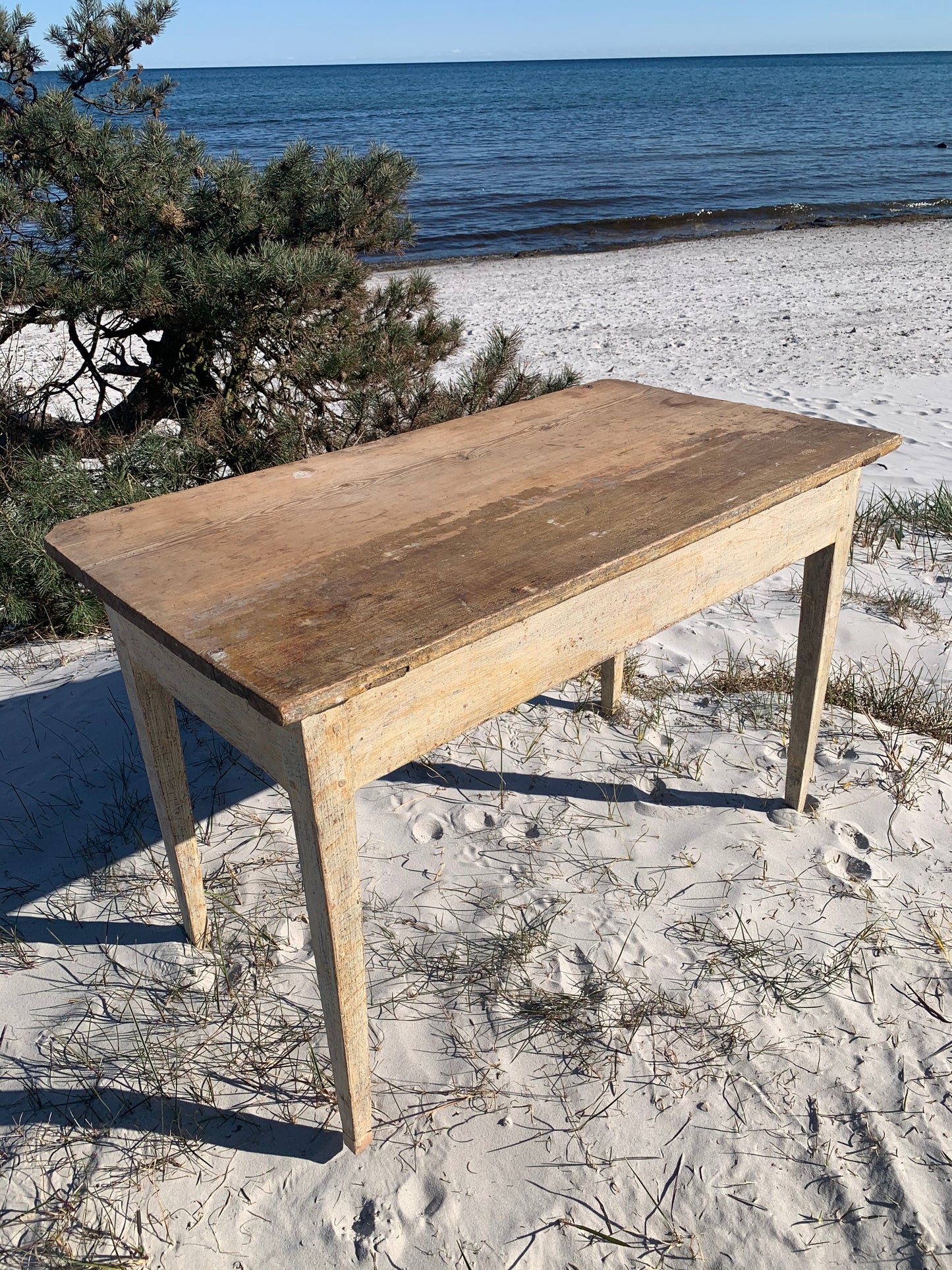 Meget smukt bord fra 1874