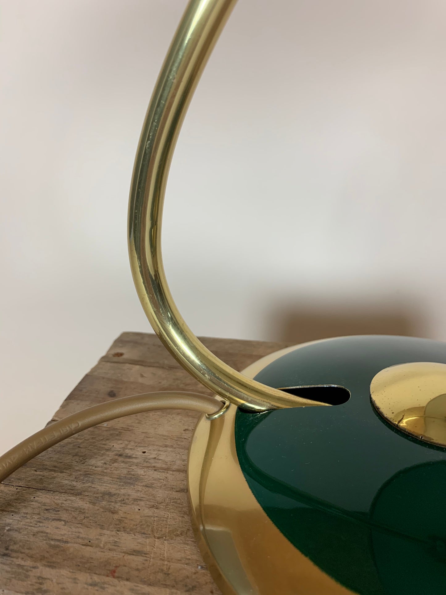 Helo bordlampe - Grøn og messing